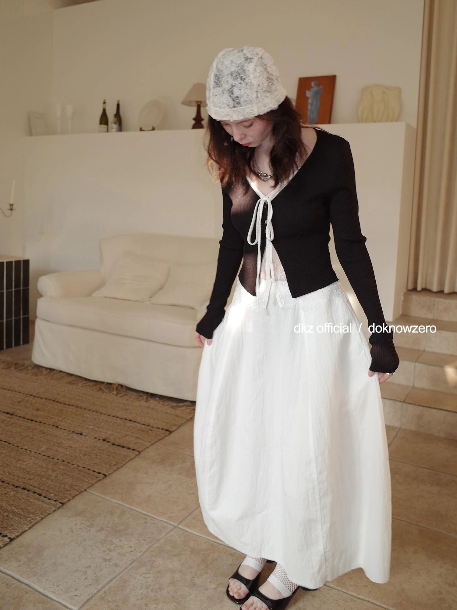 DKZ OFFICIAL Lace Paneled Knit Cardigan