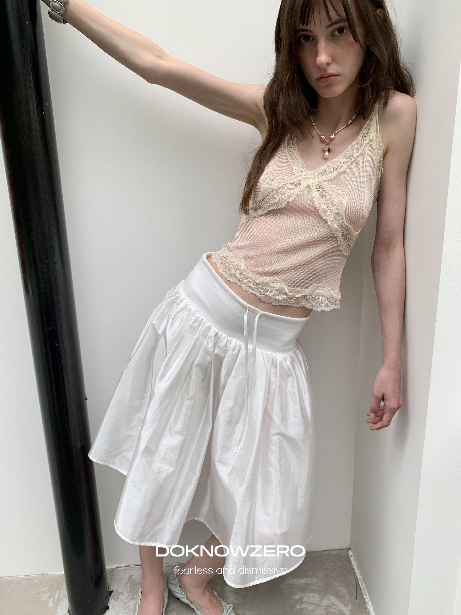 DKZ OFFICIAL Lace Trim V-neck Spaghetti Strap Slim Fit Women&