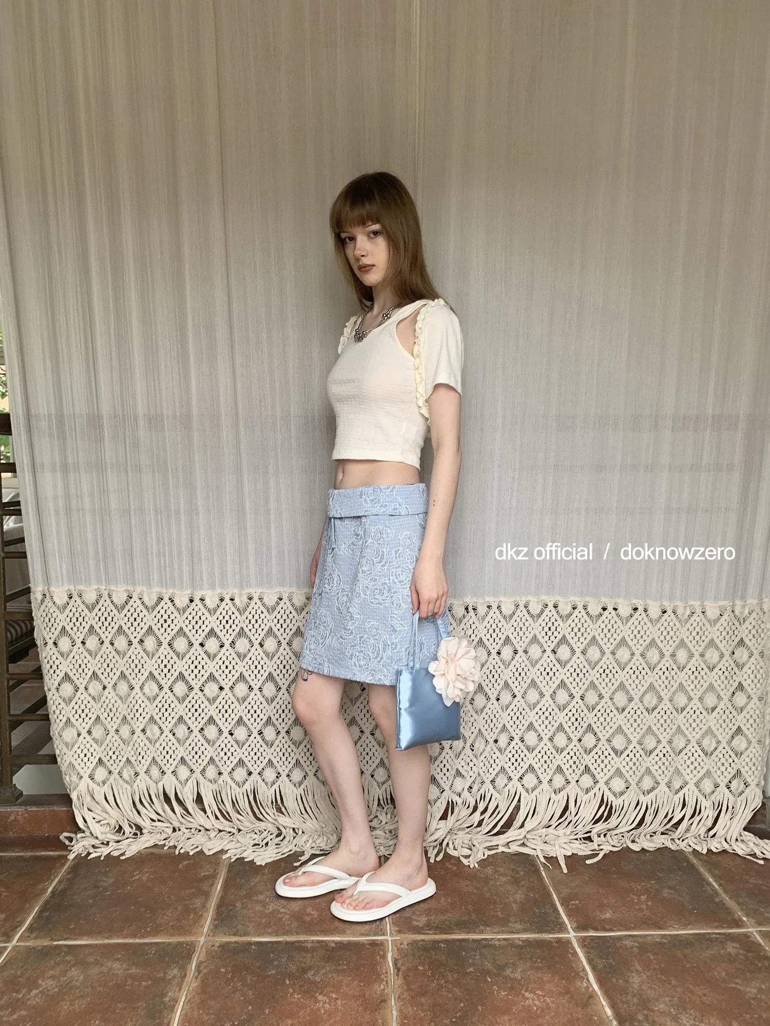 DKZ OFFICIAL Lace Trimmed Knit Camisole With Cropped Cardigan Set