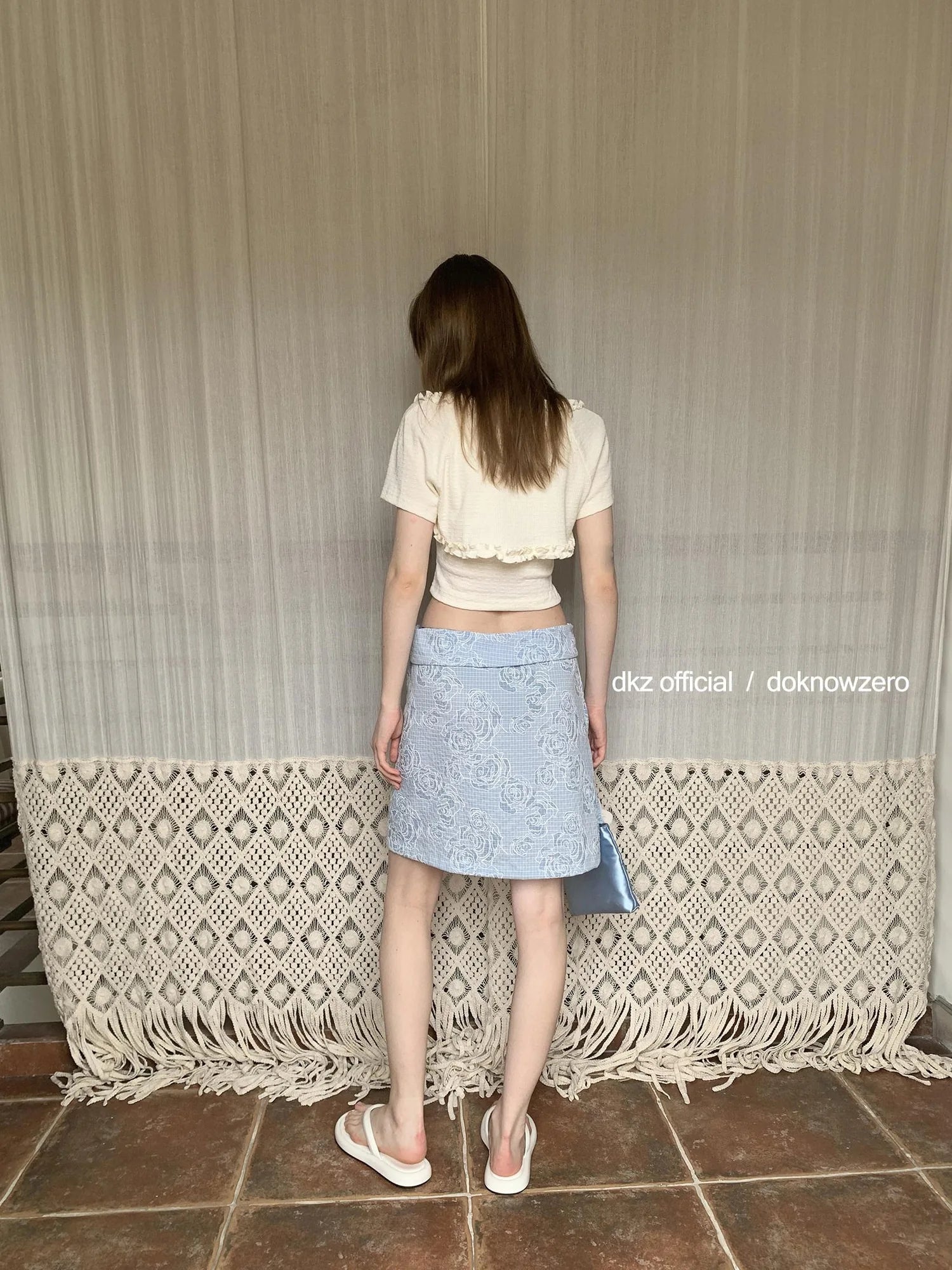 DKZ OFFICIAL Lace Trimmed Knit Camisole With Cropped Cardigan Set