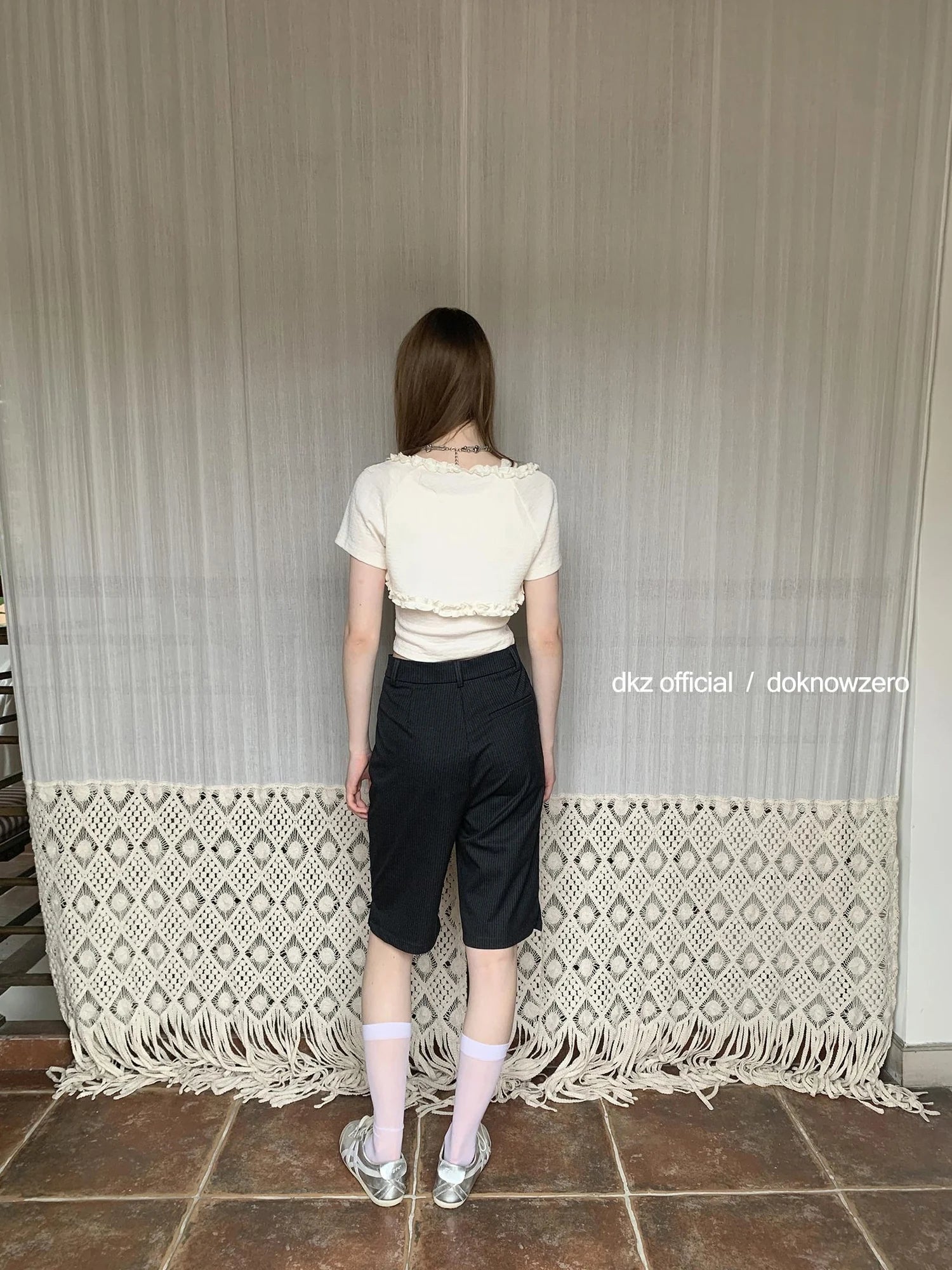 DKZ OFFICIAL Lace Trimmed Knit Camisole With Cropped Cardigan Set