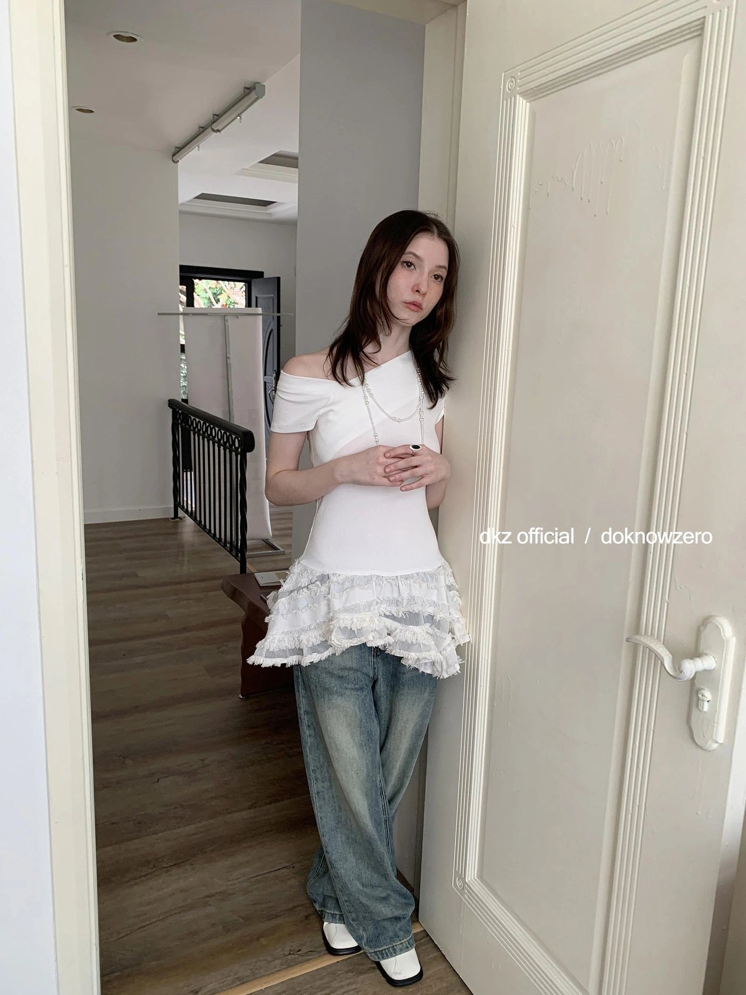DKZ OFFICIAL Lace Trimmed White Asymmetric Hem Summer Dress