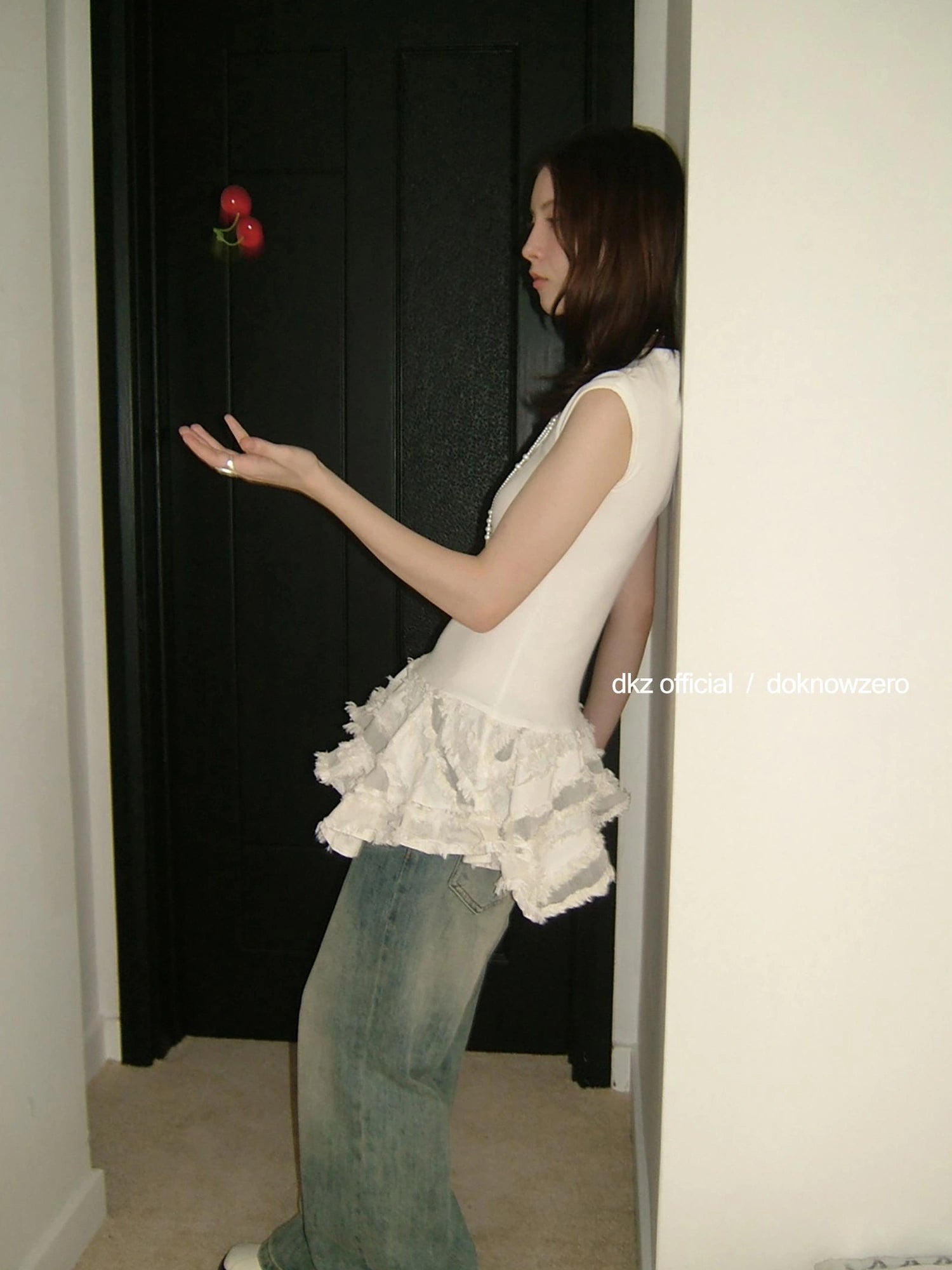 DKZ OFFICIAL Lace Trimmed White Asymmetric Hem Summer Dress