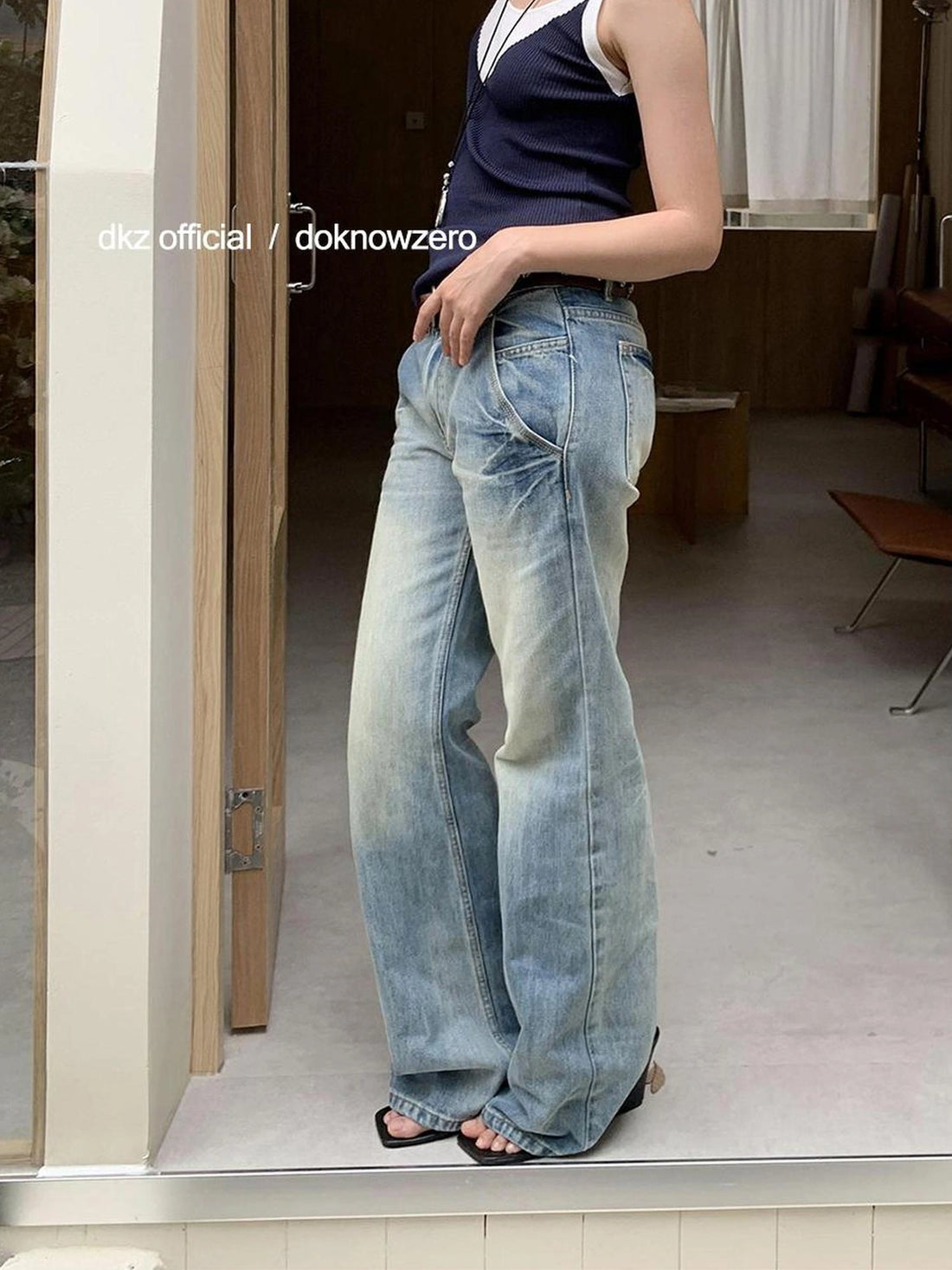 Light Blue Flared Jeans With Lightning Wash