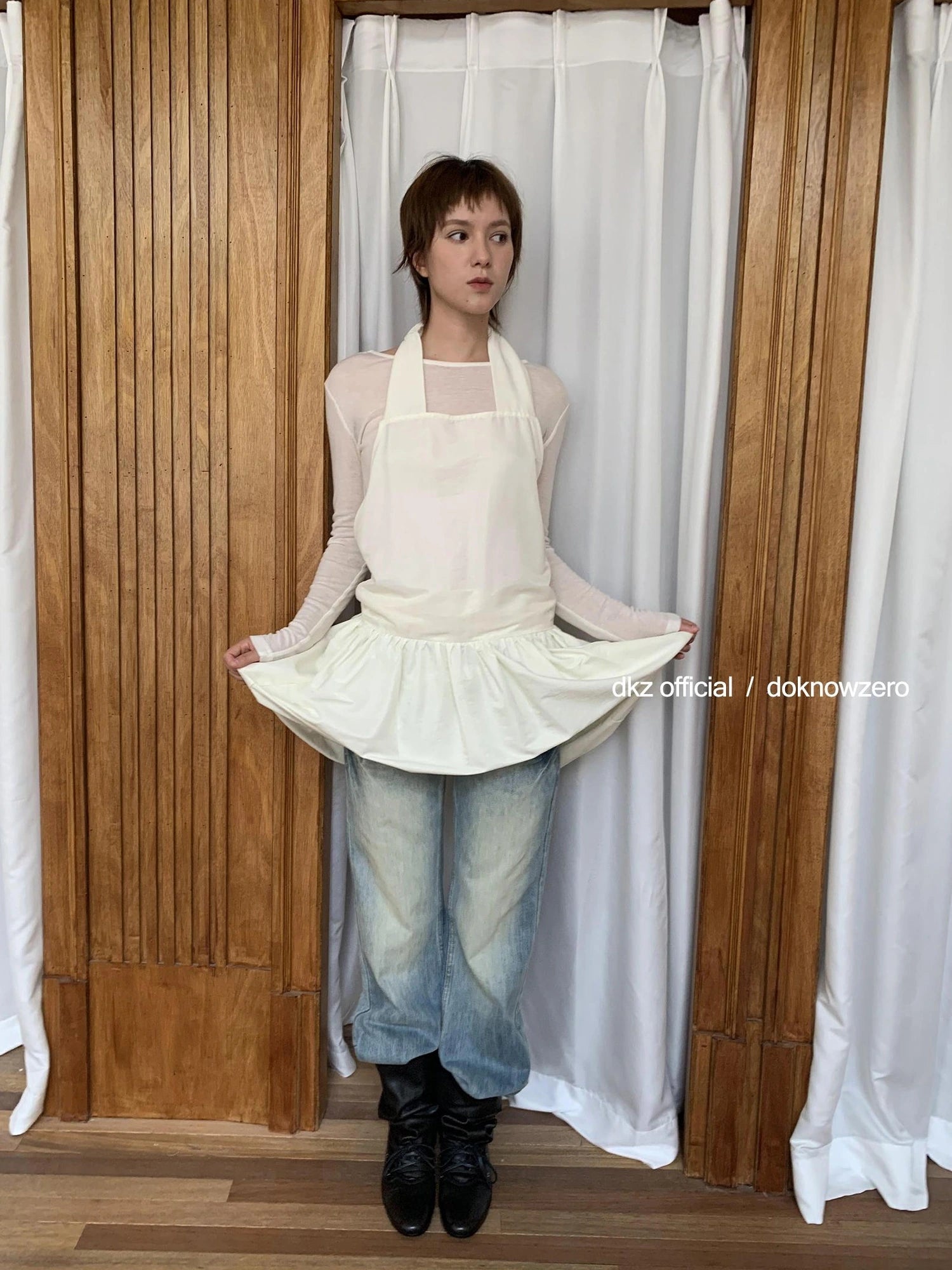 Light Blue Flared Jeans With Lightning Wash