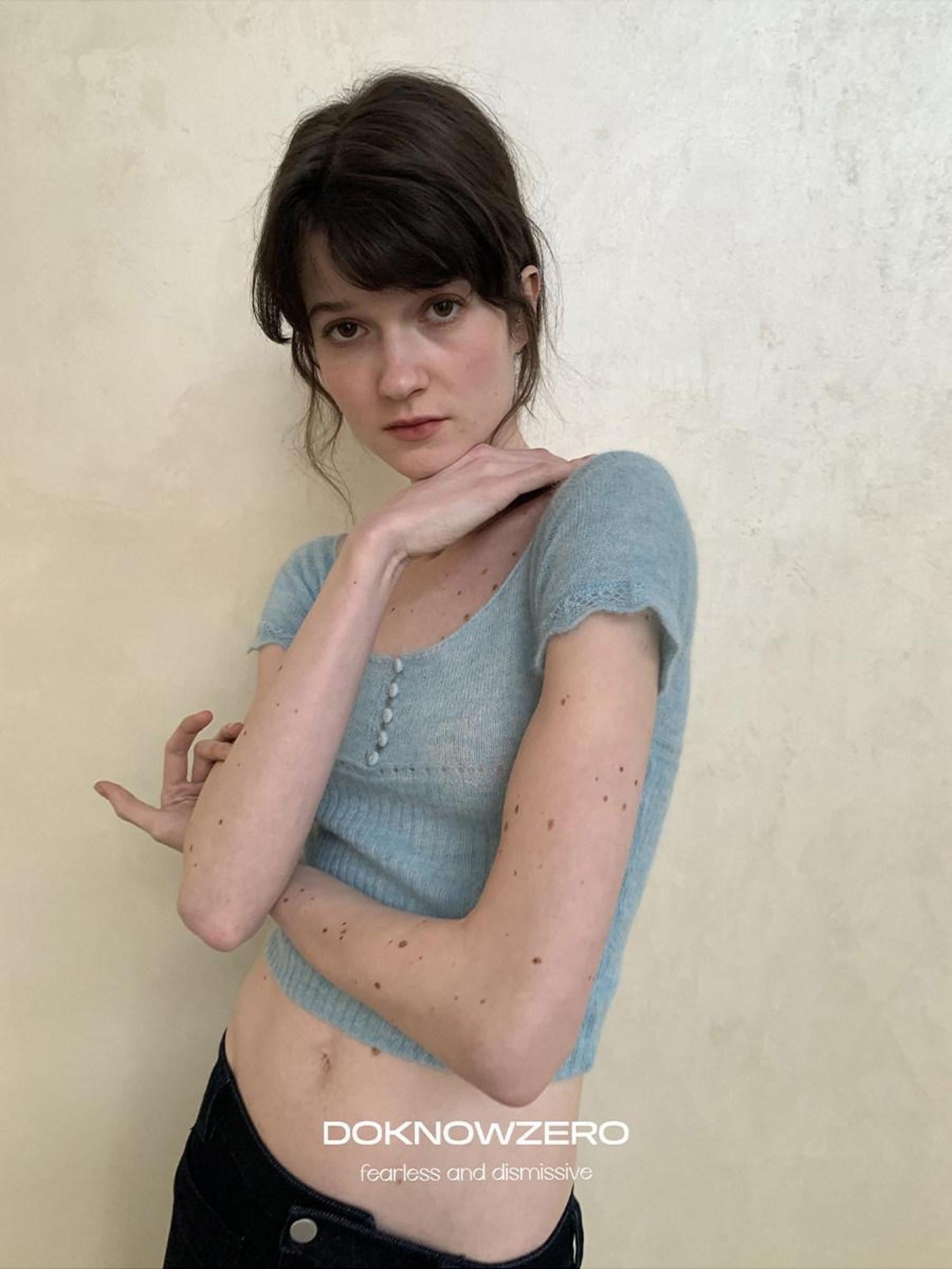 DKZ OFFICIAL Light Blue U Neck Knit Slim Fit Cropped Women&