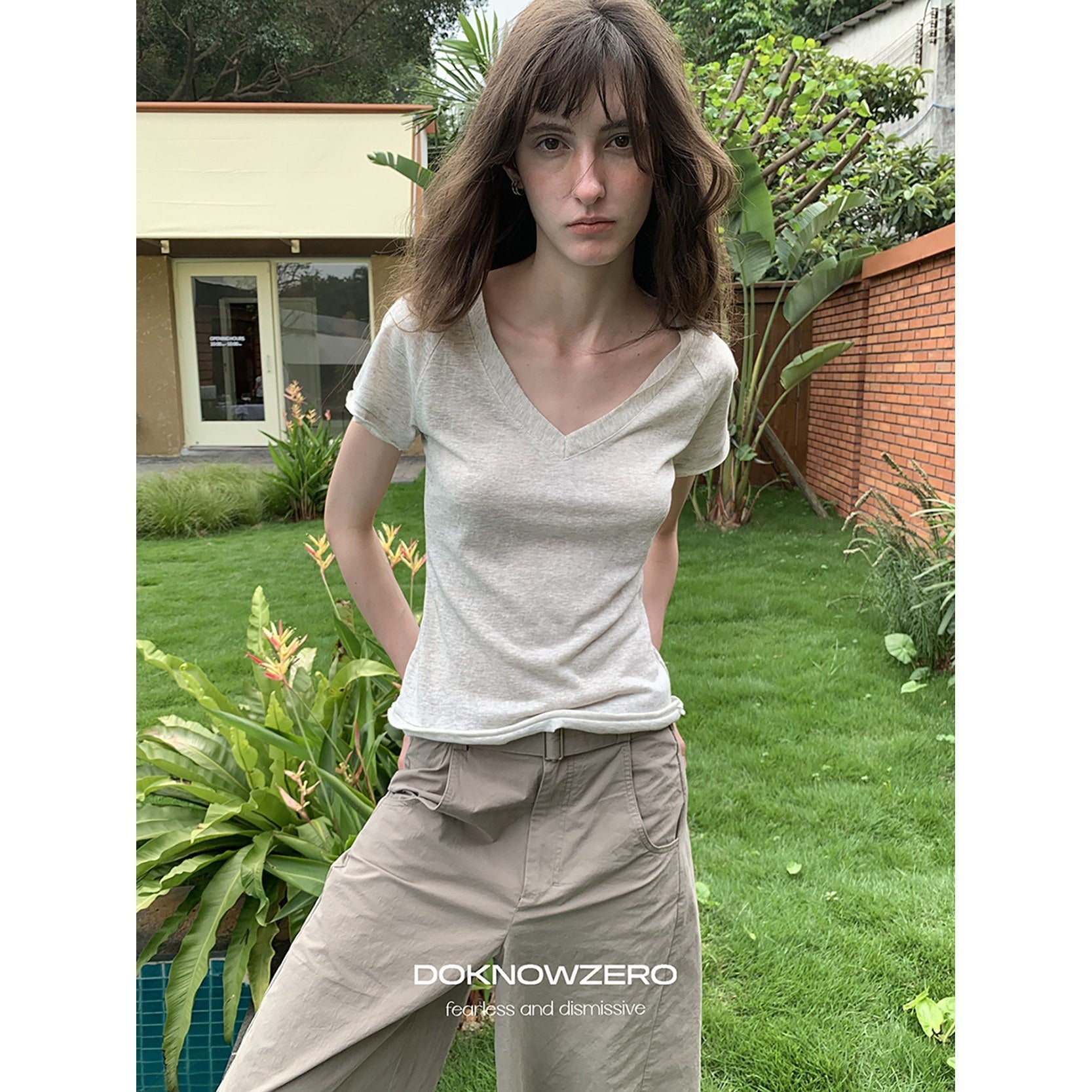 DKZ_OFFICIAL_Linen_Feel_V-neck_Slim_Fit_Women&