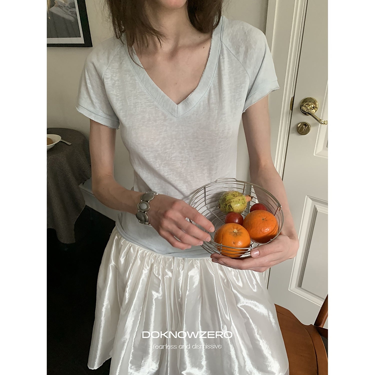 DKZ_OFFICIAL_Linen_Feel_V-neck_Slim_Fit_Women&