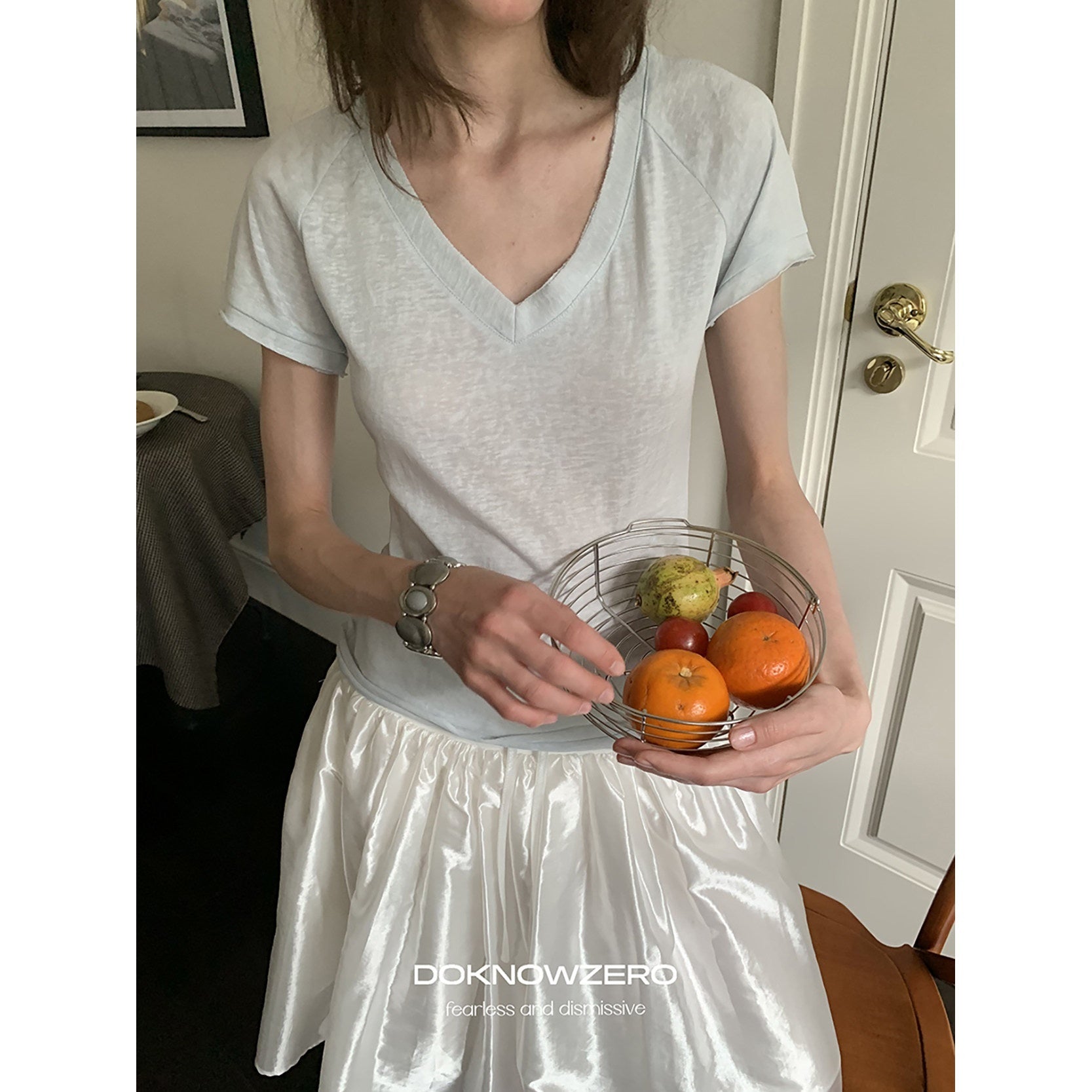 DKZ_OFFICIAL_Linen_Feel_V-neck_Slim_Fit_Women&