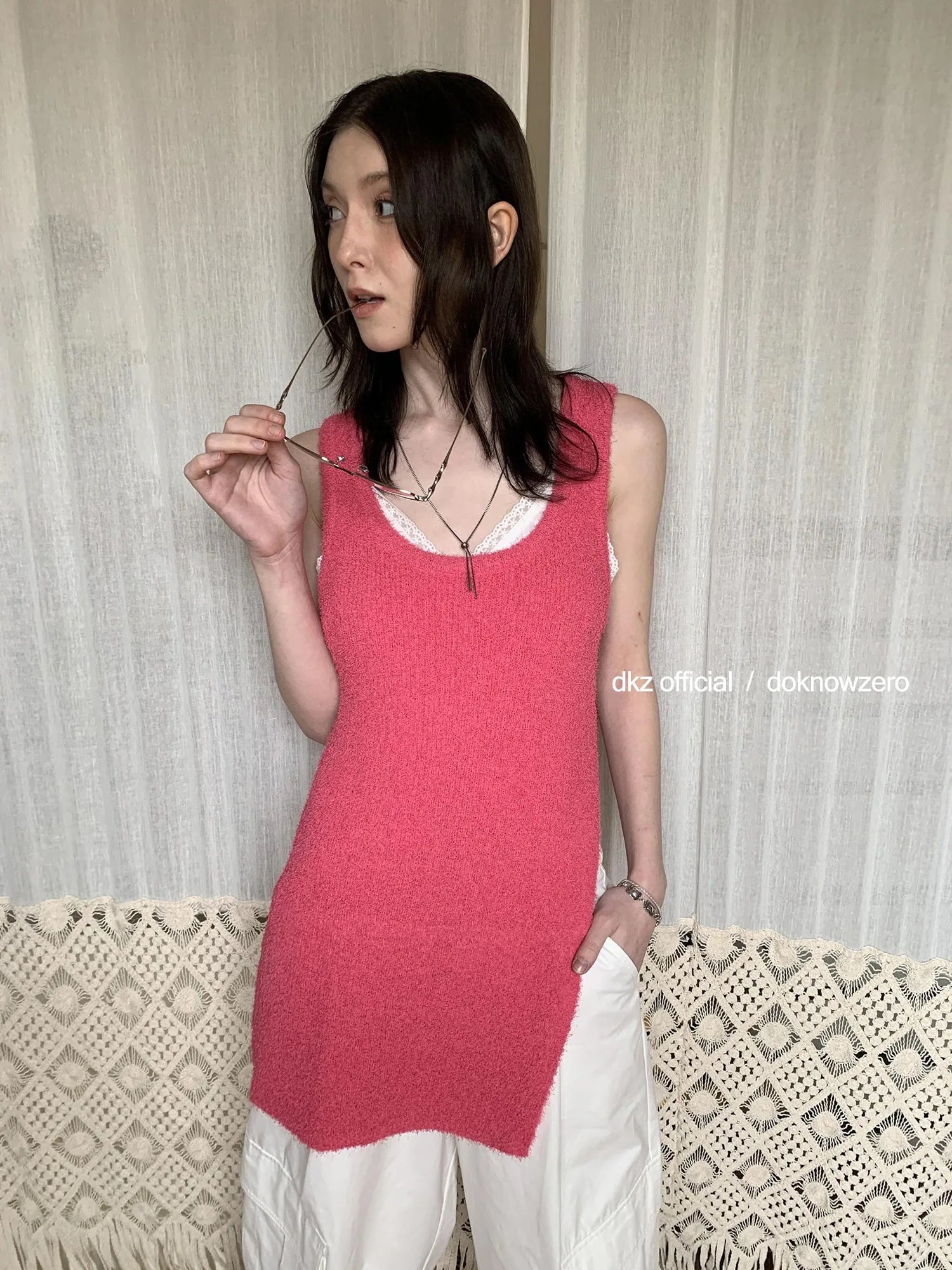 DKZ OFFICIAL Long U Neck Slit Knit Vest