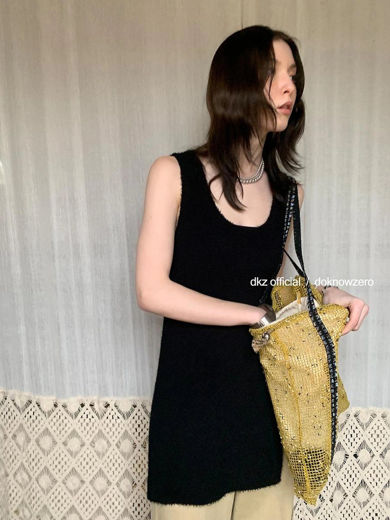 DKZ OFFICIAL Long U Neck Slit Knit Vest