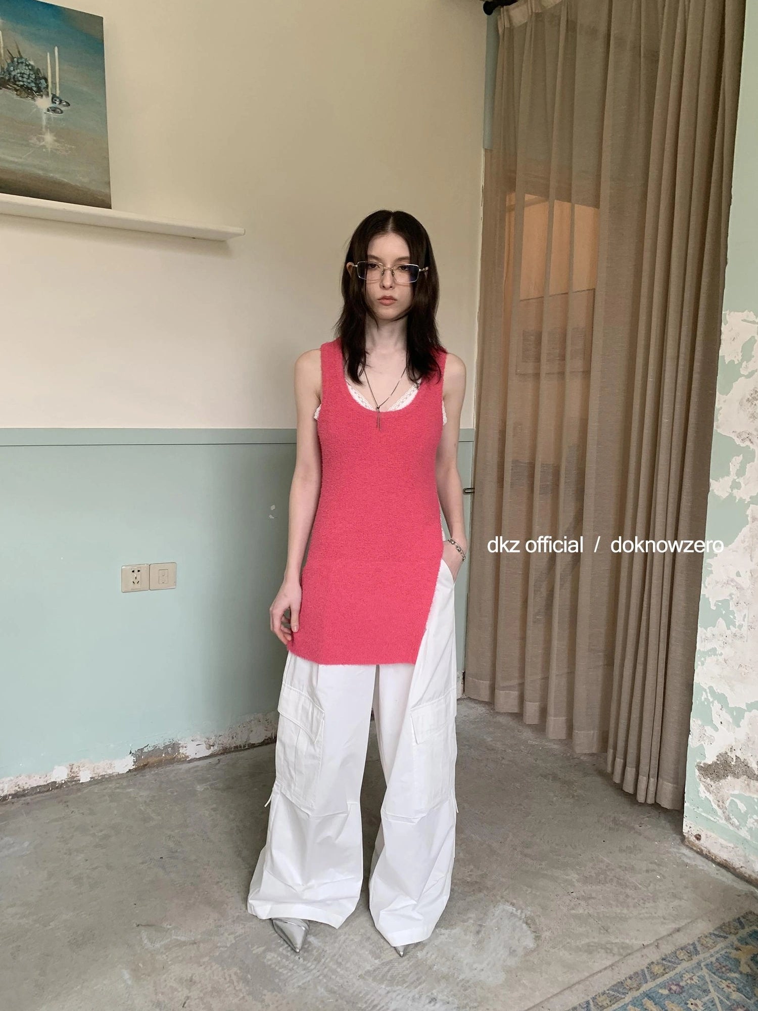 DKZ OFFICIAL Long U Neck Slit Knit Vest