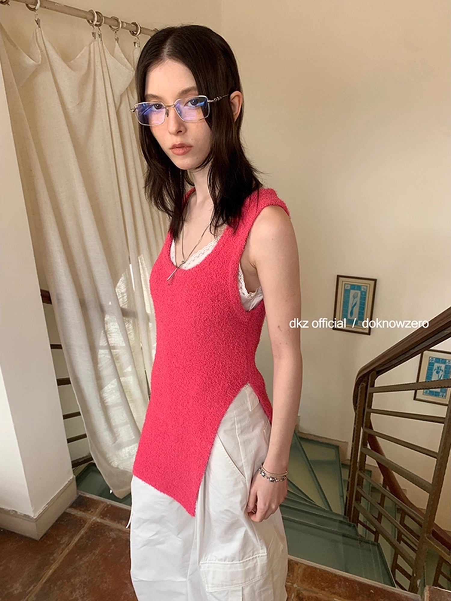 DKZ_OFFICIAL_Long_U_Neck_Slit_Knit_Vest_MISSTT