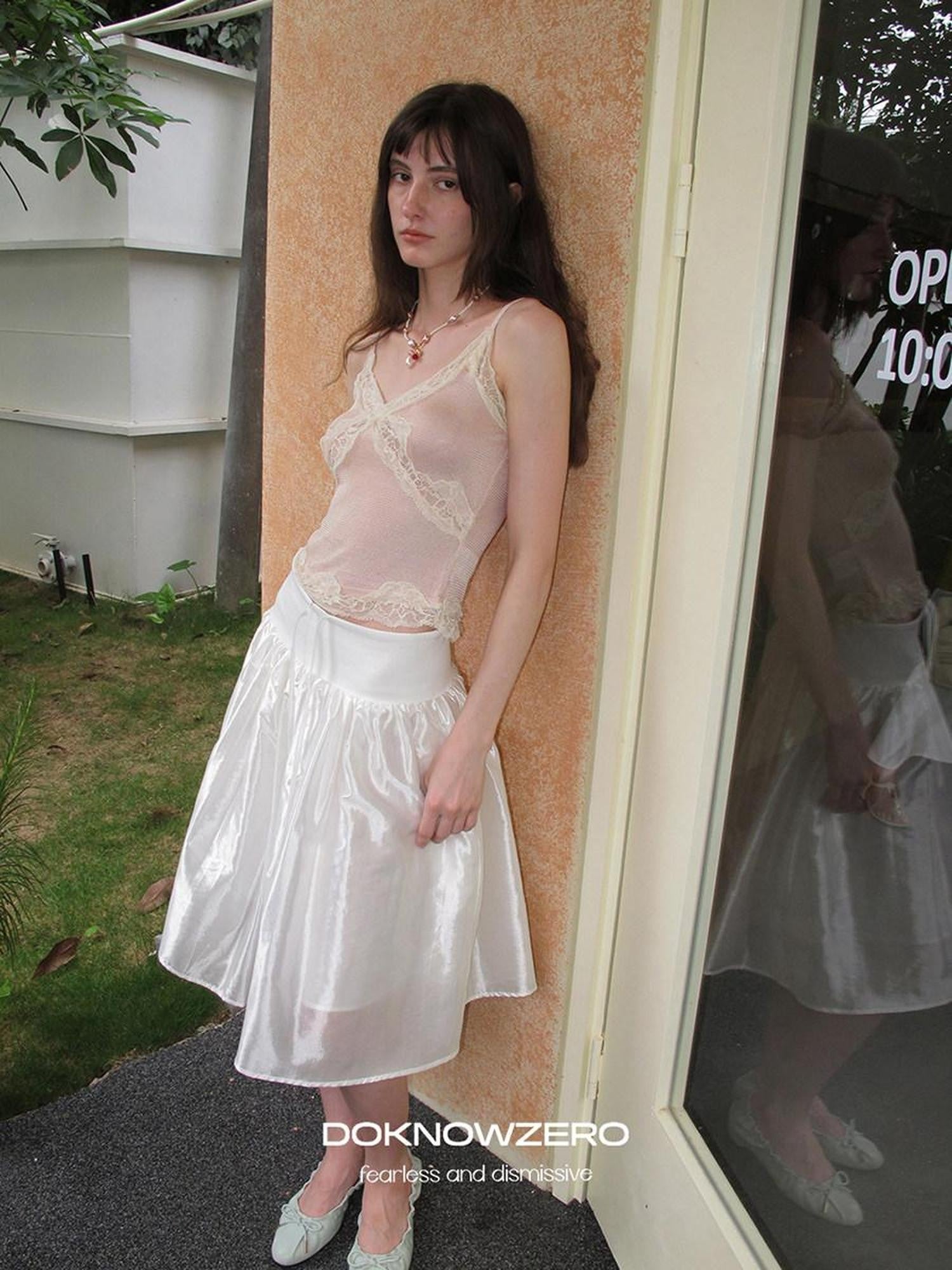 Lustrous Vintage Voluminous Mid Rise Elastic Waist Women&