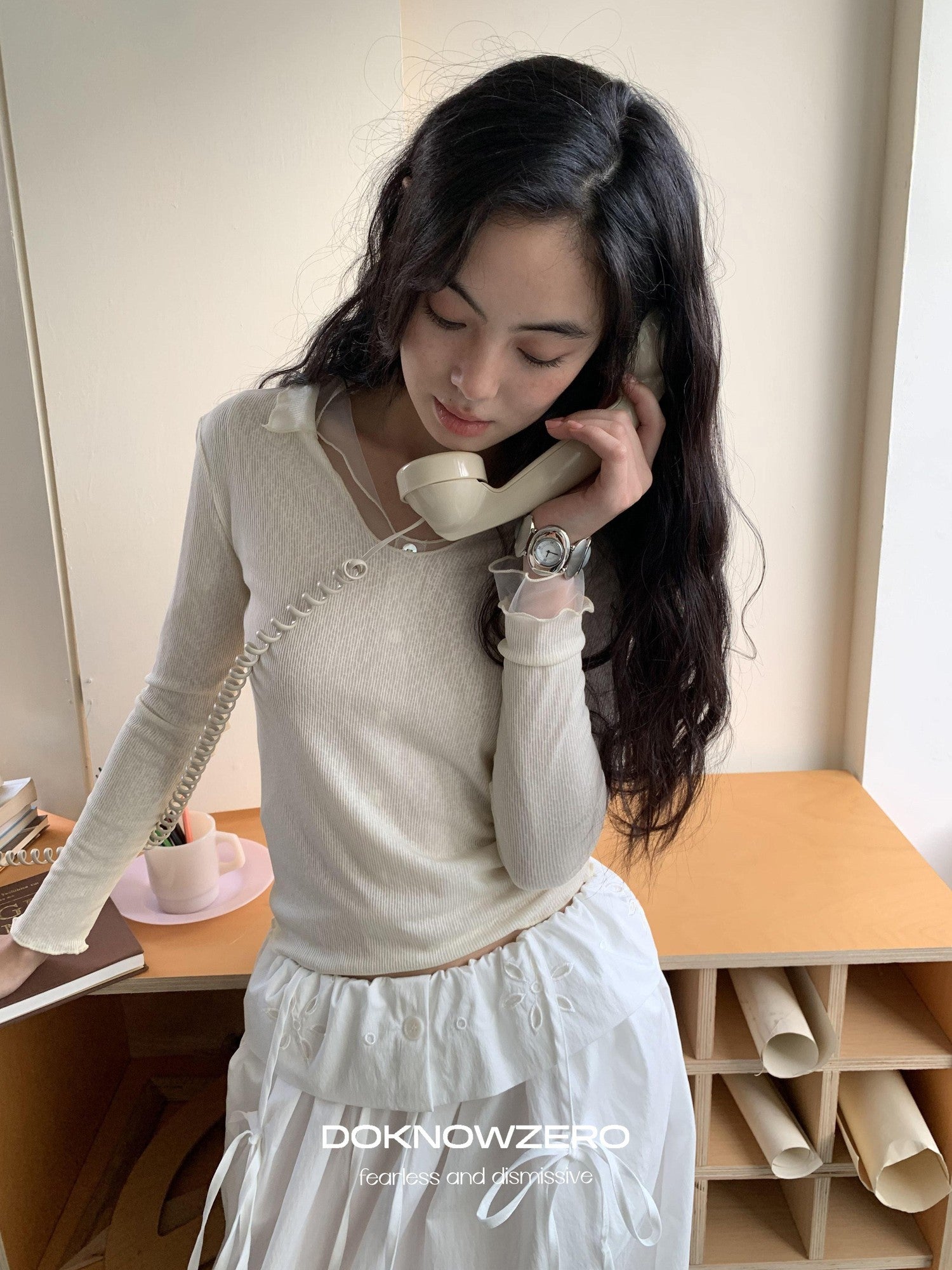 DKZ OFFICIAL Mesh V-neck Knit Hooded Two Piece Women&