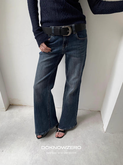 DKZ_OFFICIAL_Mid_Rise_Vintage_Straight_Leg_Jeans_In_Dark_Blue_MISSTT