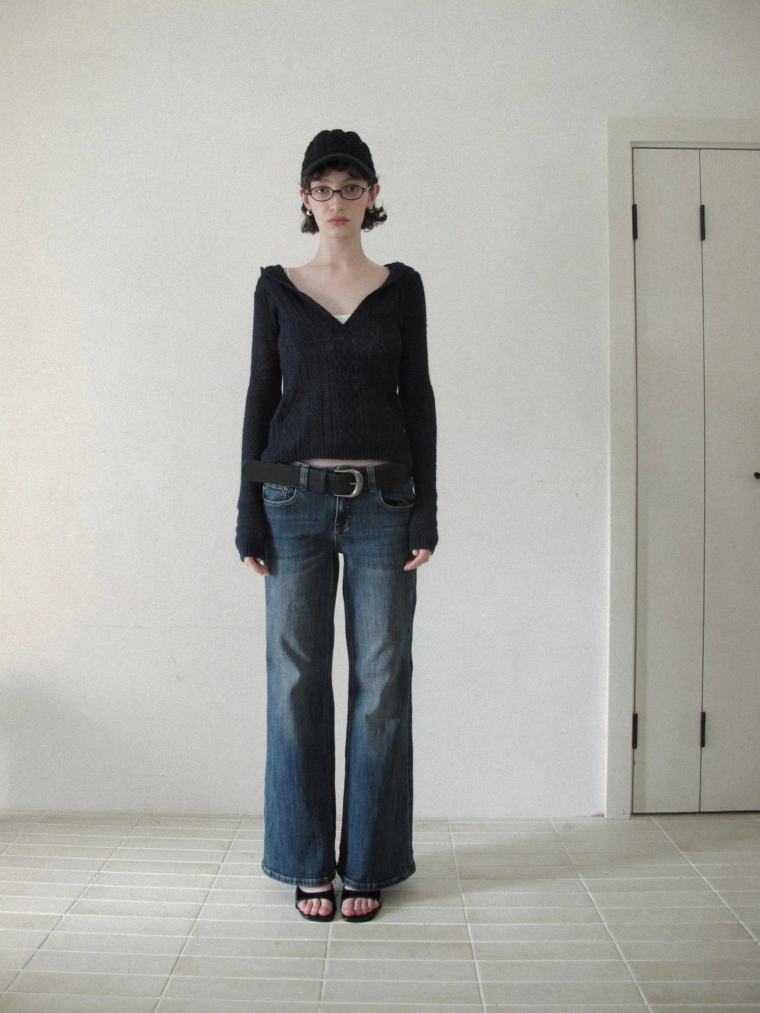 DKZ OFFICIAL Mid Rise Vintage Straight Leg Jeans In Dark Blue