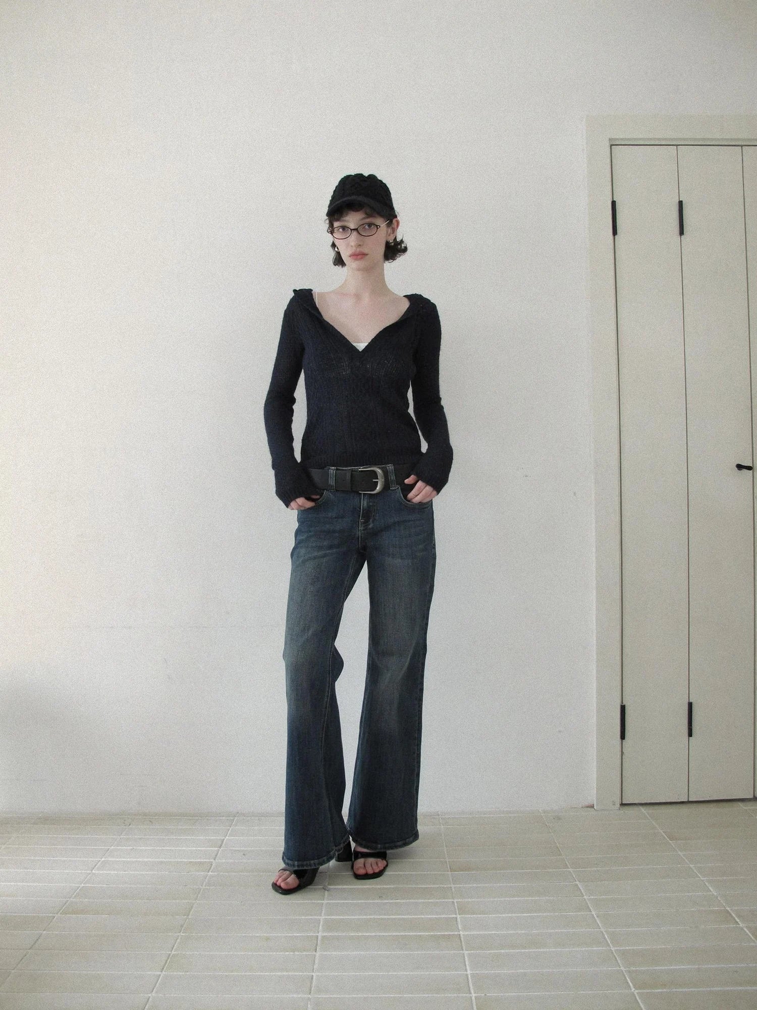 DKZ OFFICIAL Mid Rise Vintage Straight Leg Jeans In Dark Blue