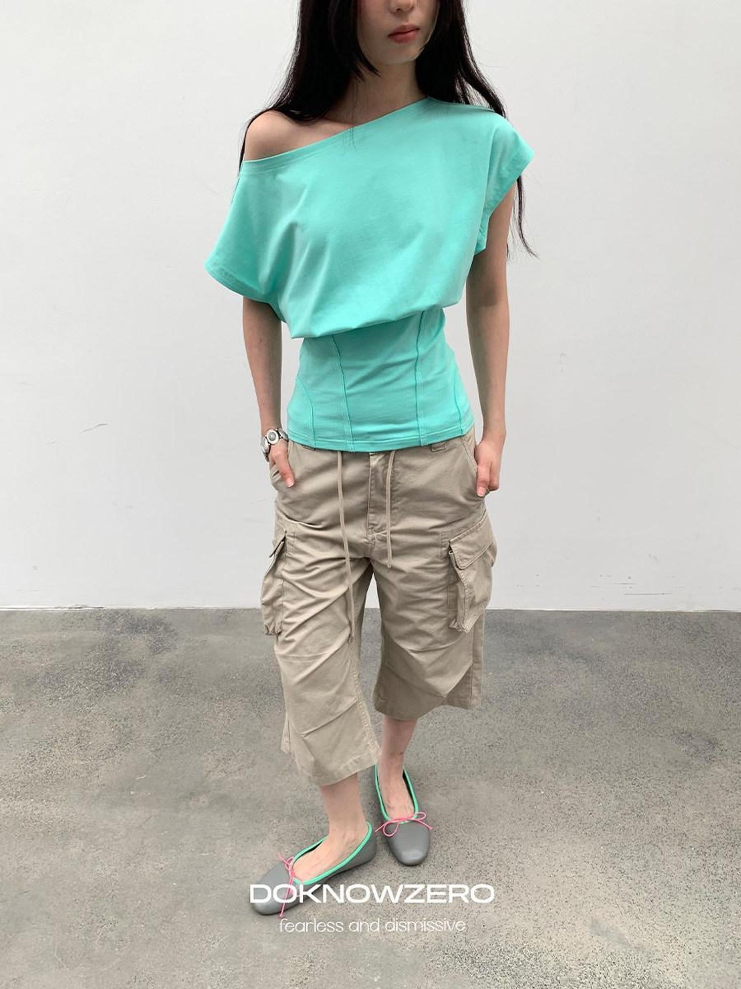 DKZ OFFICIAL Mint Asymmetric Neck Fishbone Split Cinched Waist Women&