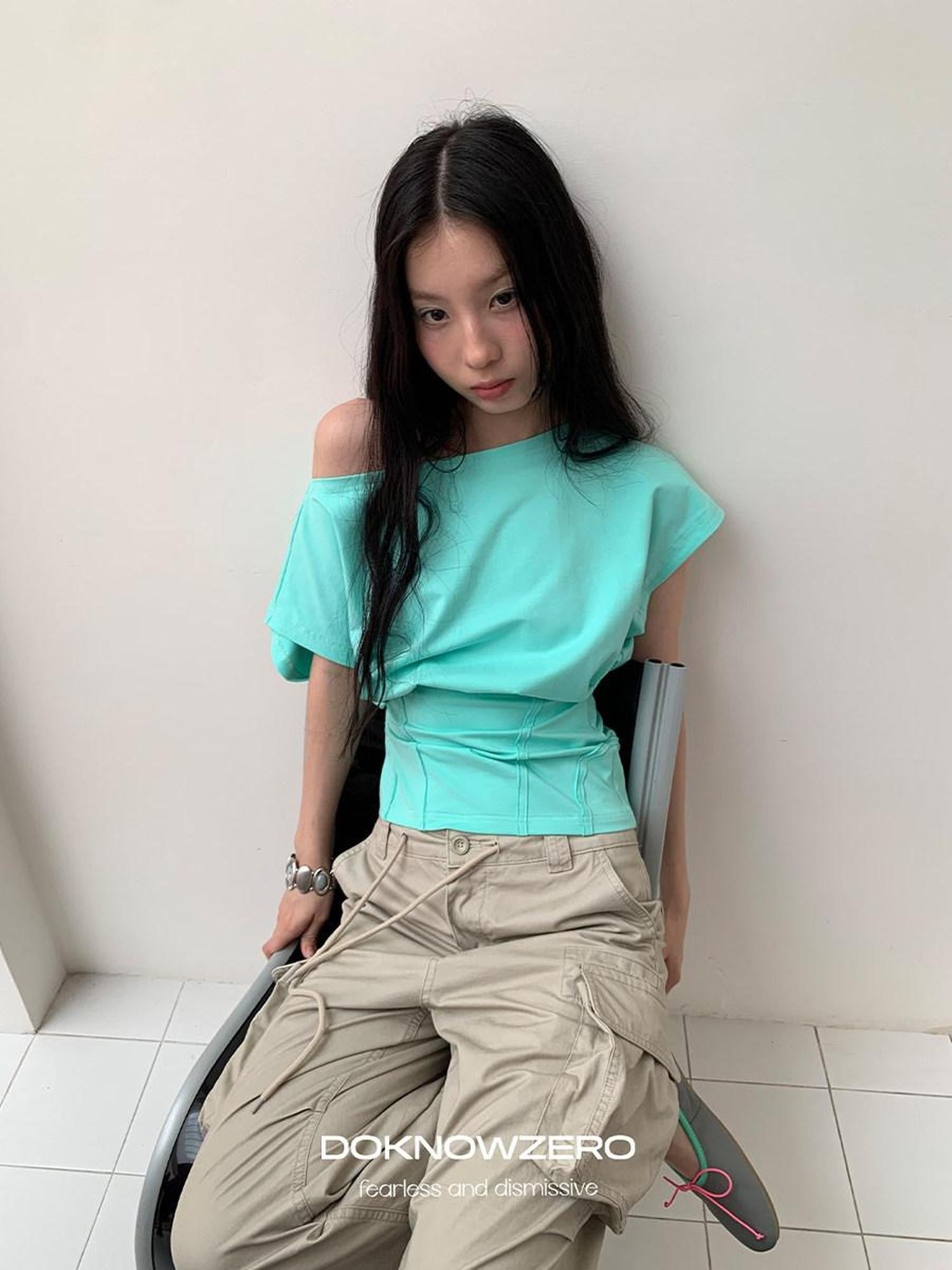 DKZ OFFICIAL Mint Asymmetric Neck Fishbone Split Cinched Waist Women&