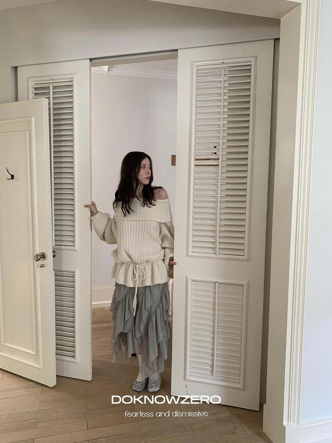 DKZ OFFICIAL Off Shoulder Knit Bow Tie Sweater