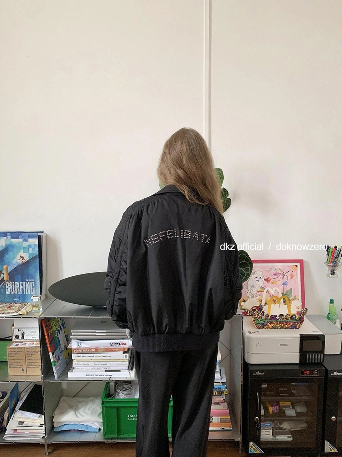DKZ OFFICIAL Oversized Black Letter Print Nylon Padded Jacket