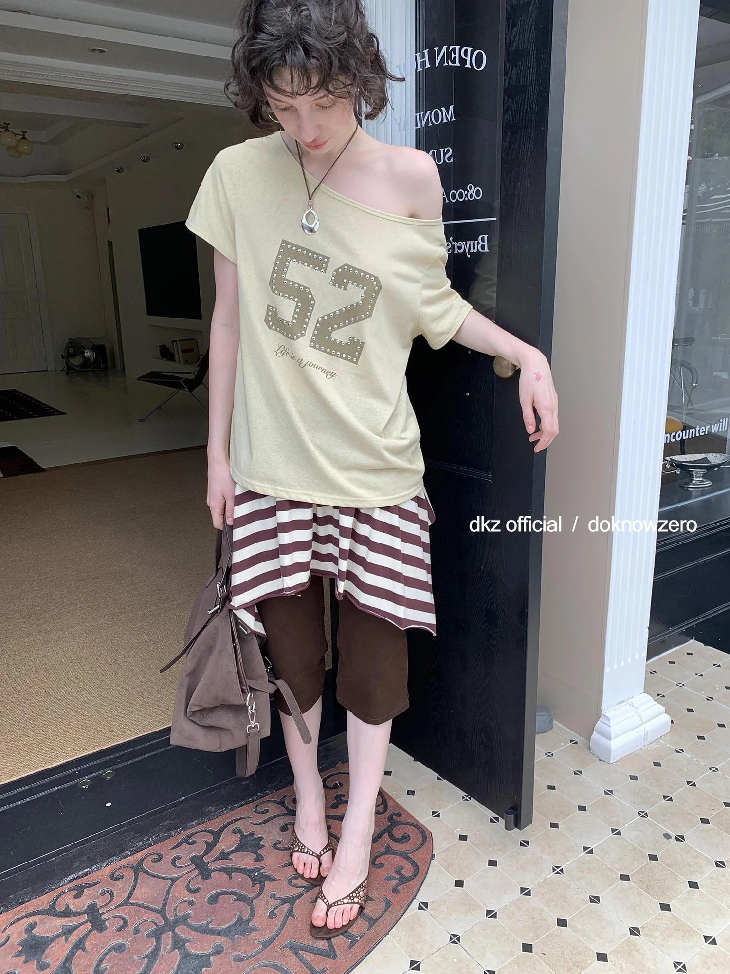 DKZ OFFICIAL Oversized Studded Print Crew Neck T-shirt