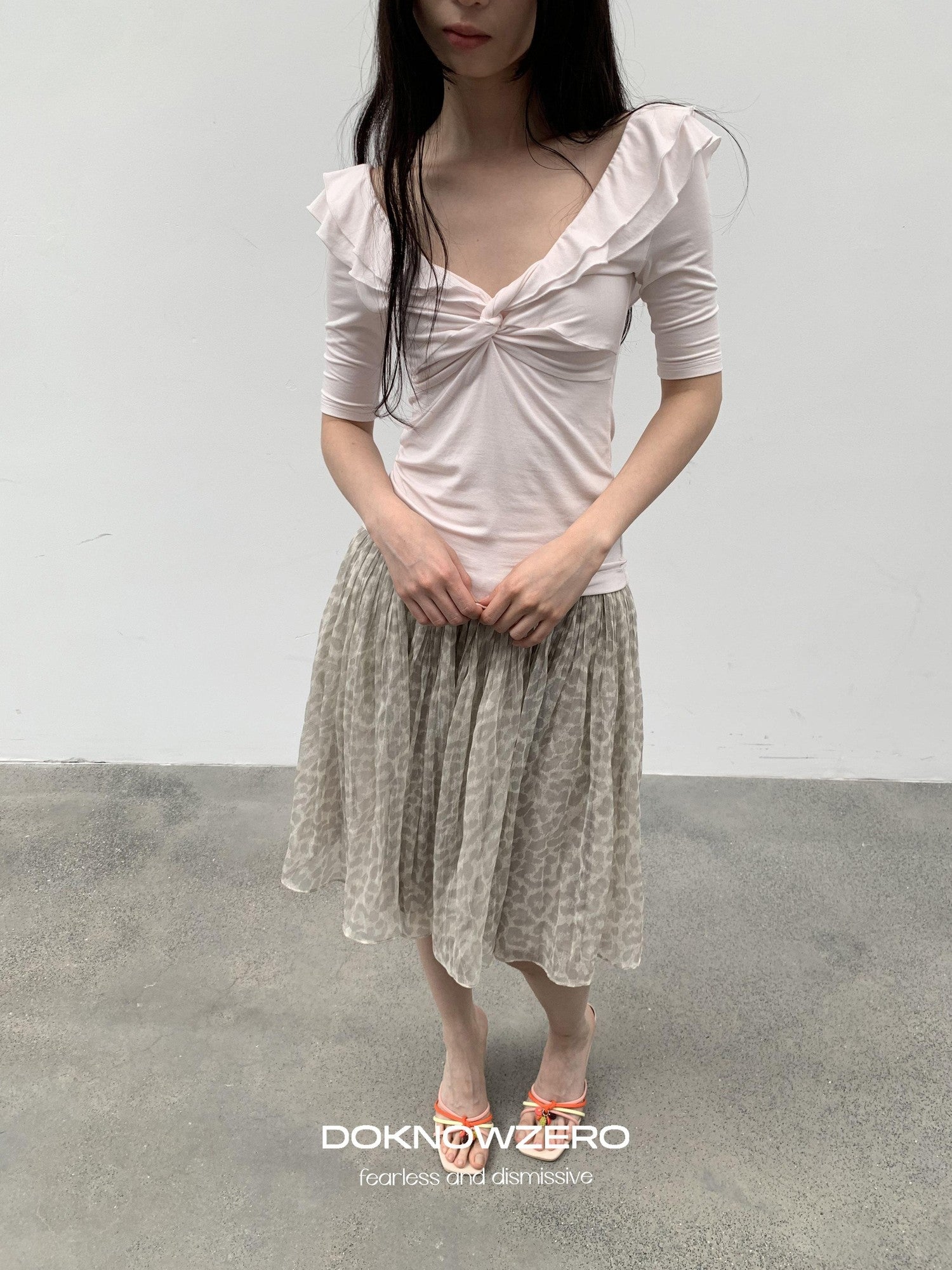 DKZ OFFICIAL Pink Twist Knot Ruffle V-neck Slim Women&
