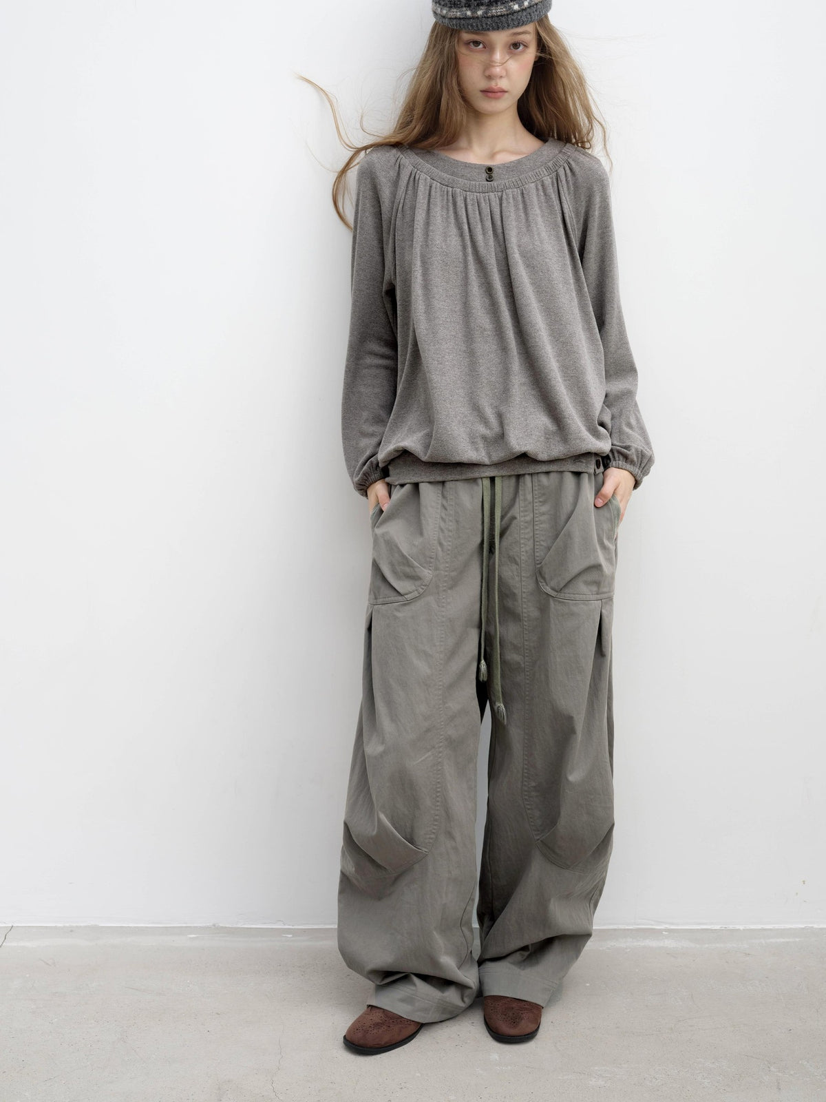 DKZ OFFICIAL Pleated Fleece Feel Round Neck Women&