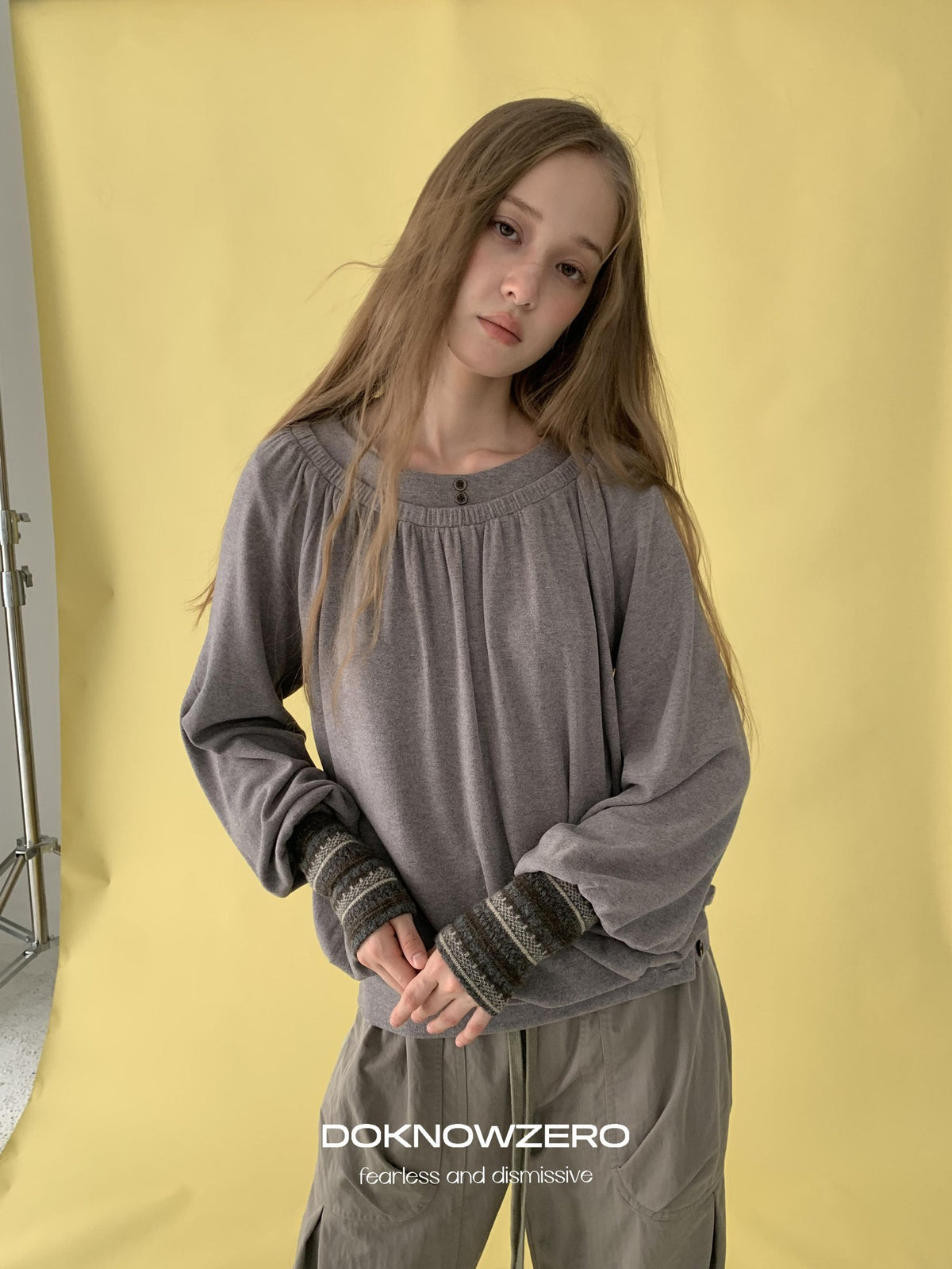 DKZ OFFICIAL Pleated Fleece Feel Round Neck Women&
