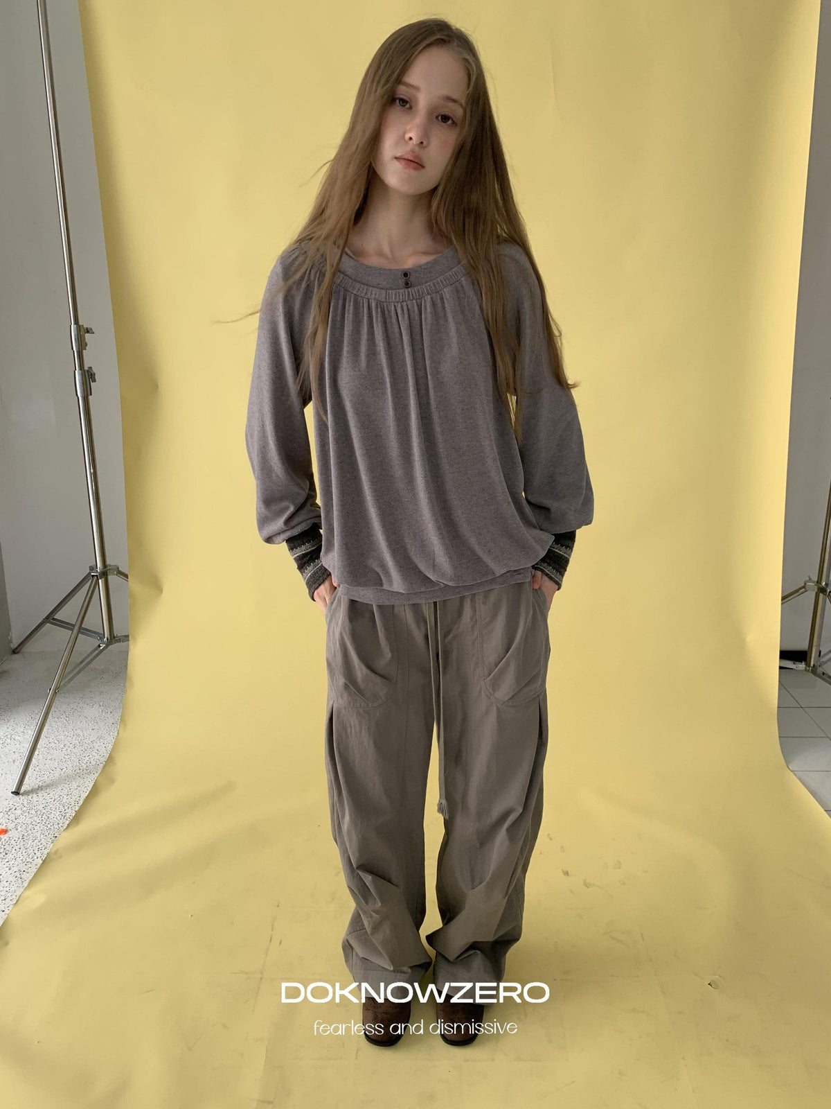 DKZ OFFICIAL Pleated Fleece Feel Round Neck Women&