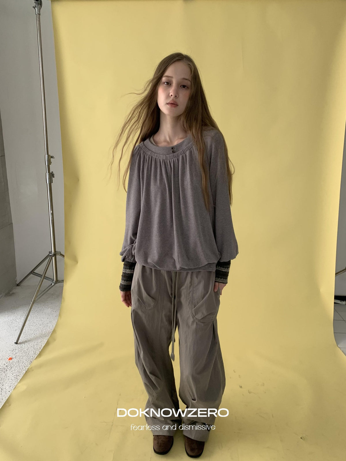 DKZ OFFICIAL Pleated Fleece Feel Round Neck Women&