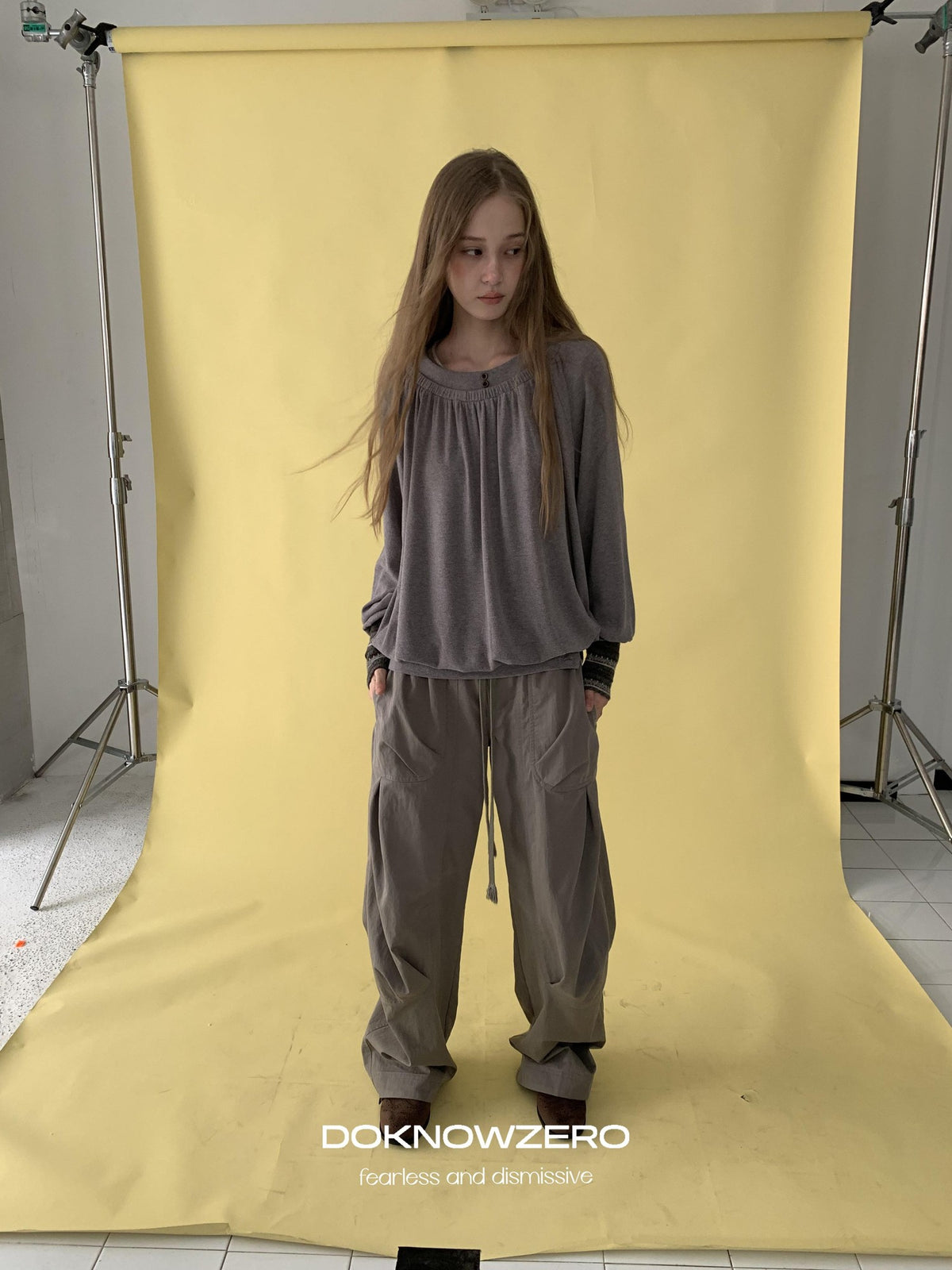 DKZ OFFICIAL Pleated Fleece Feel Round Neck Women&