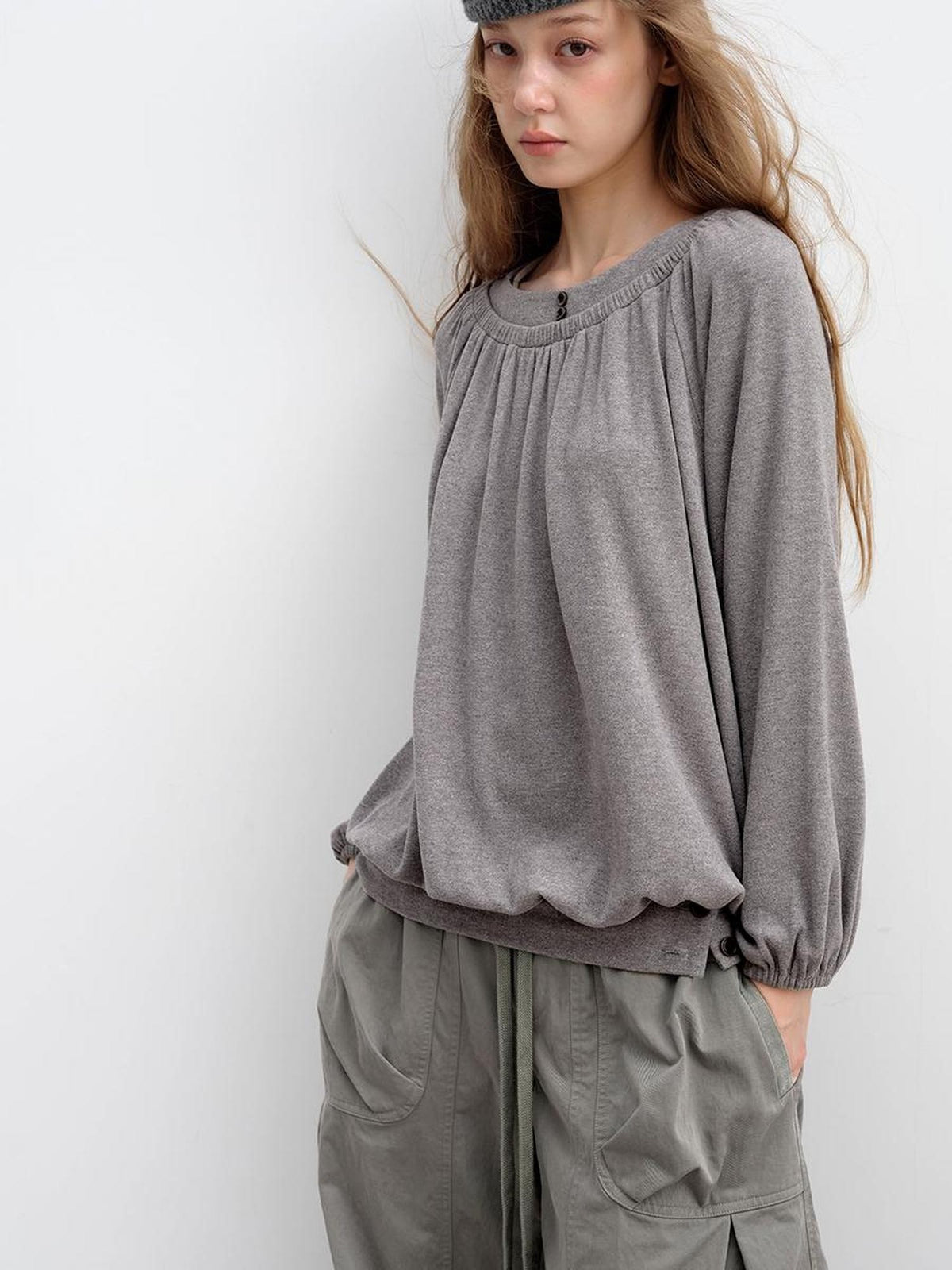 DKZ OFFICIAL Pleated Fleece Feel Round Neck Women&