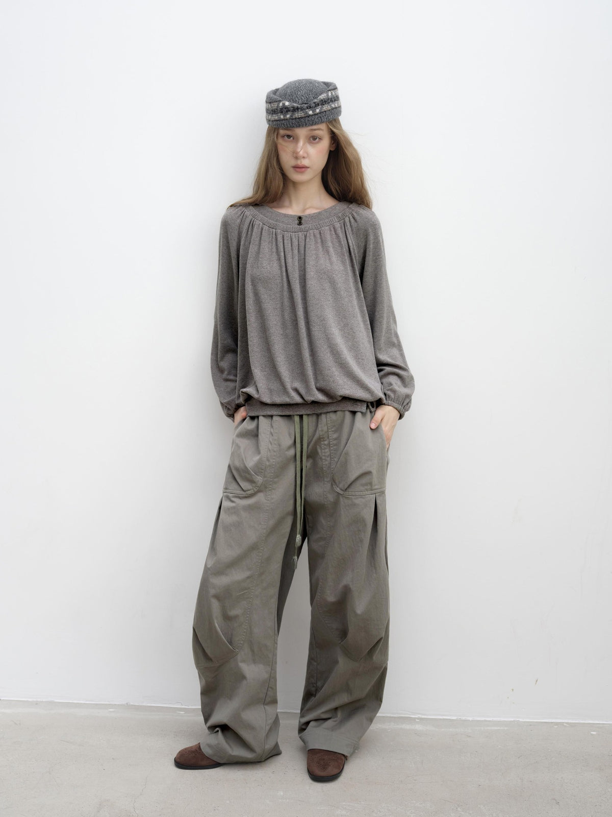 DKZ OFFICIAL Pleated Fleece Feel Round Neck Women&