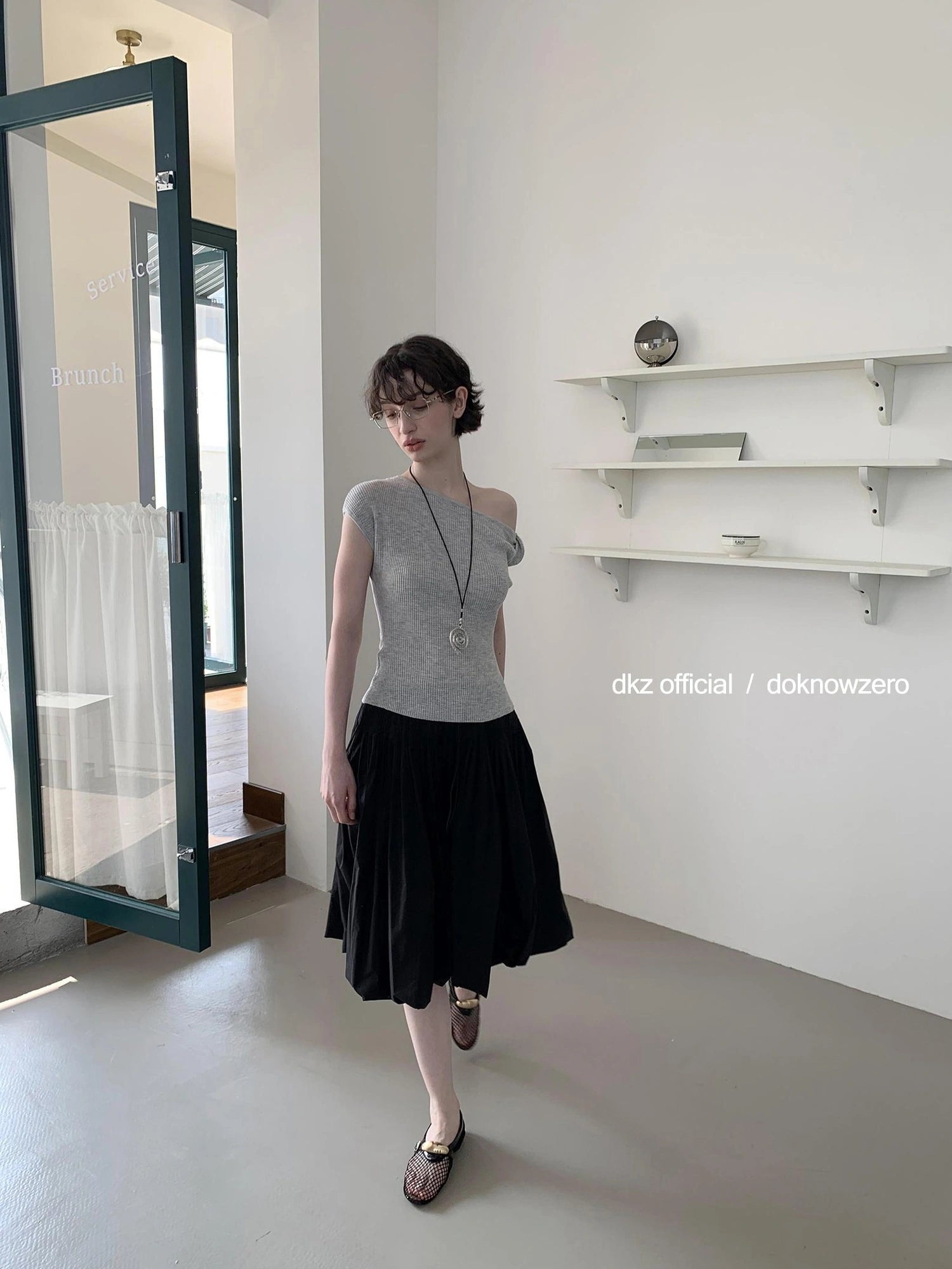 DKZ OFFICIAL Pleated Midi Skirt With Shirred Waist