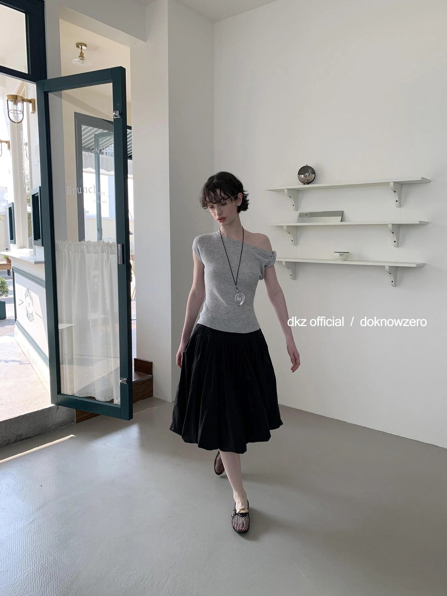 DKZ OFFICIAL Pleated Midi Skirt With Shirred Waist