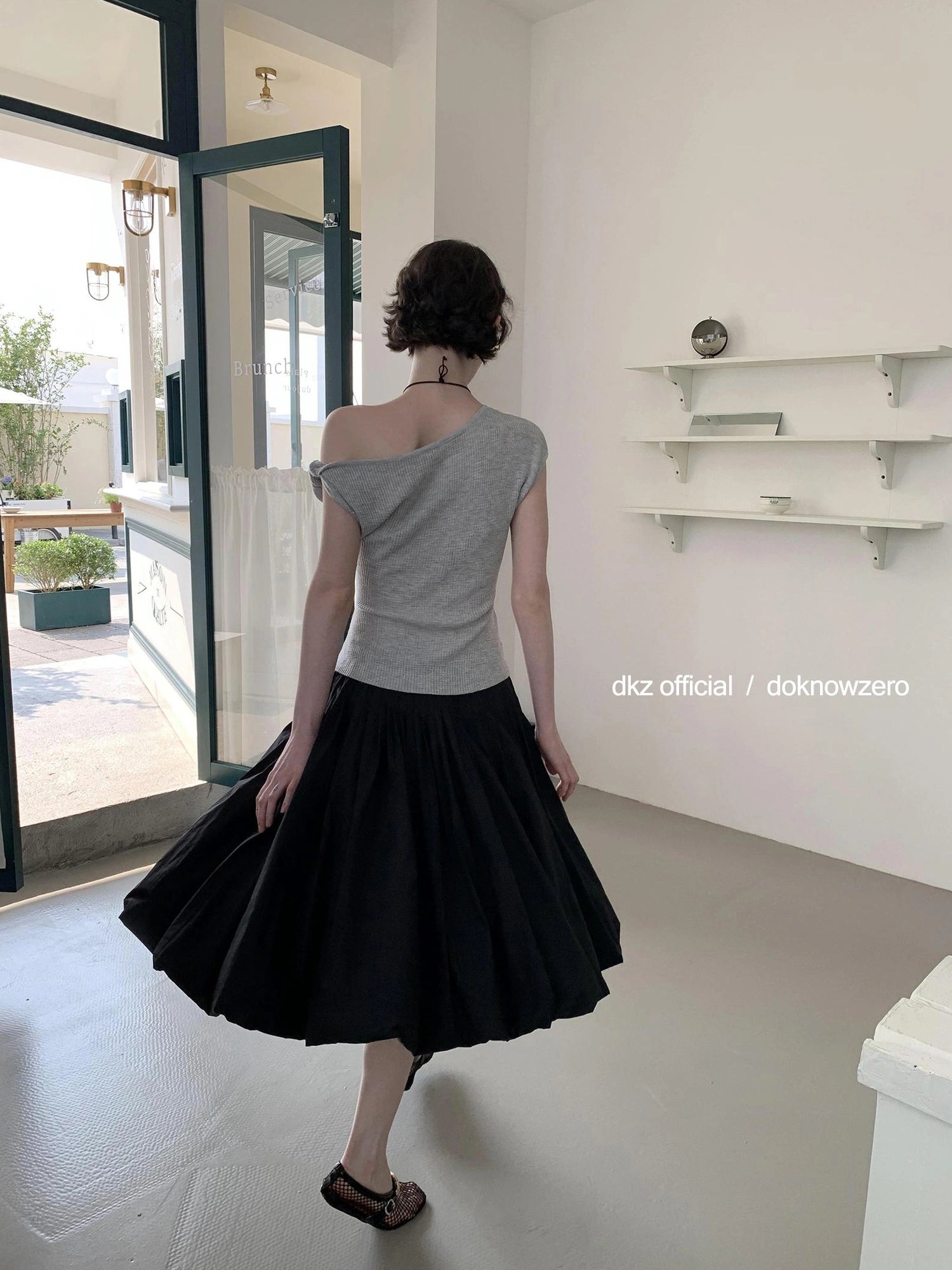 DKZ OFFICIAL Pleated Midi Skirt With Shirred Waist
