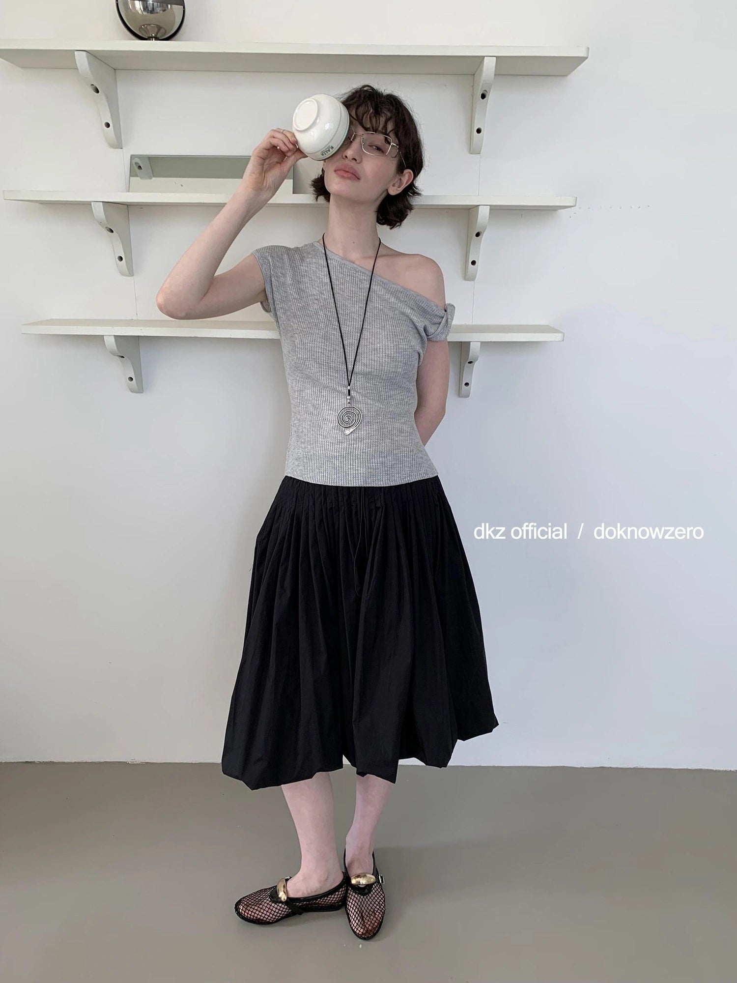DKZ OFFICIAL Pleated Midi Skirt With Shirred Waist