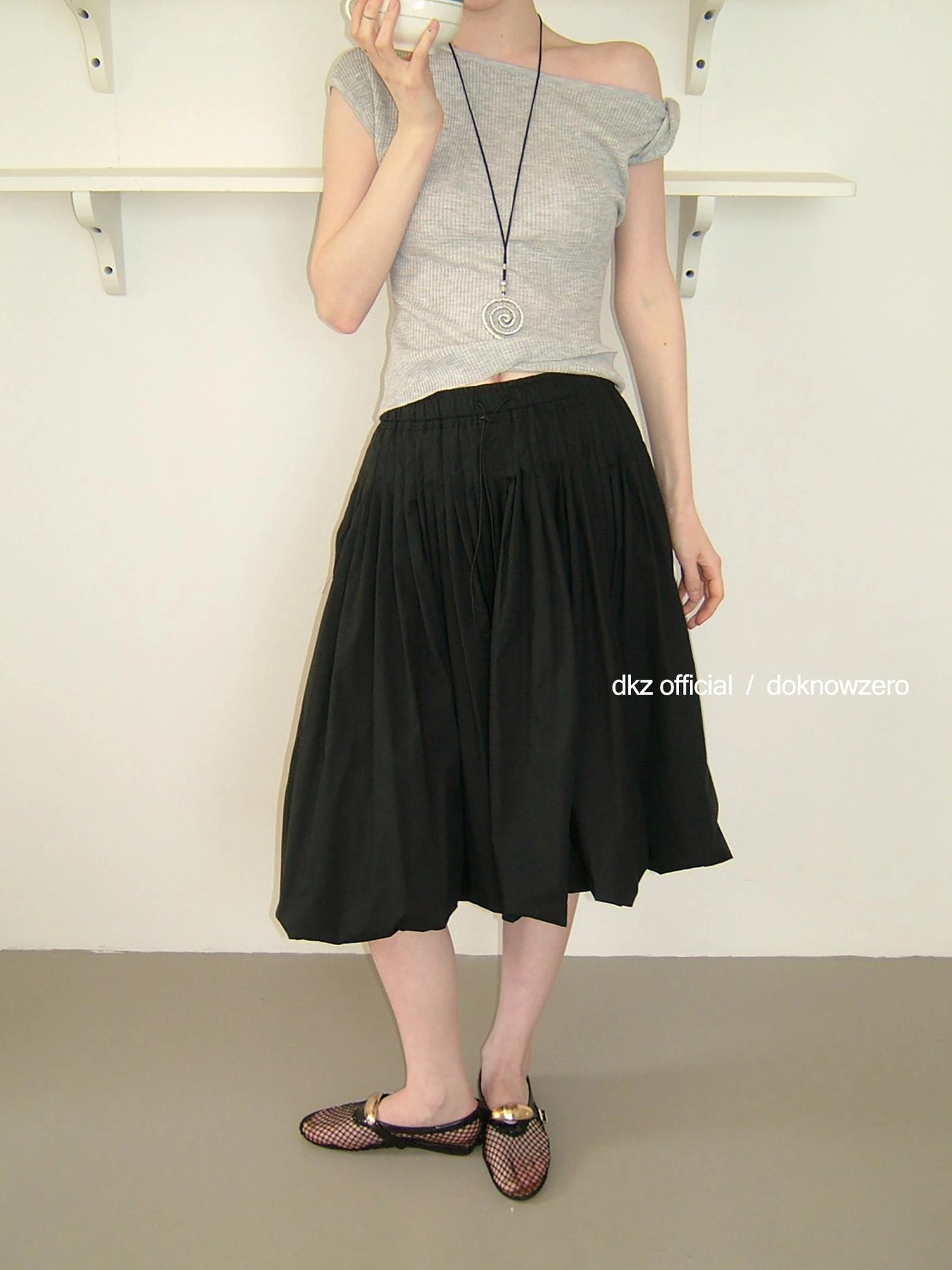 DKZ OFFICIAL Pleated Midi Skirt With Shirred Waist