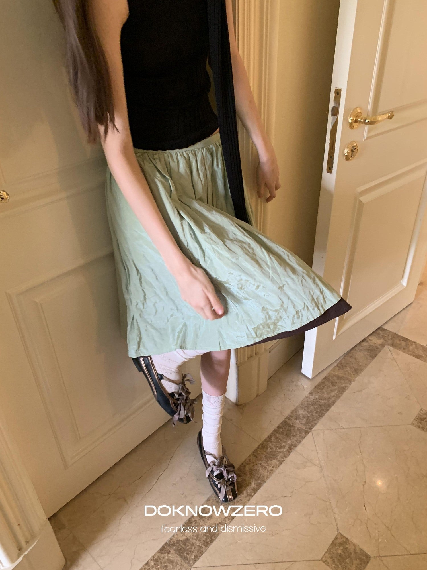 DKZ OFFICIAL Pleated Textured Metallic Women&