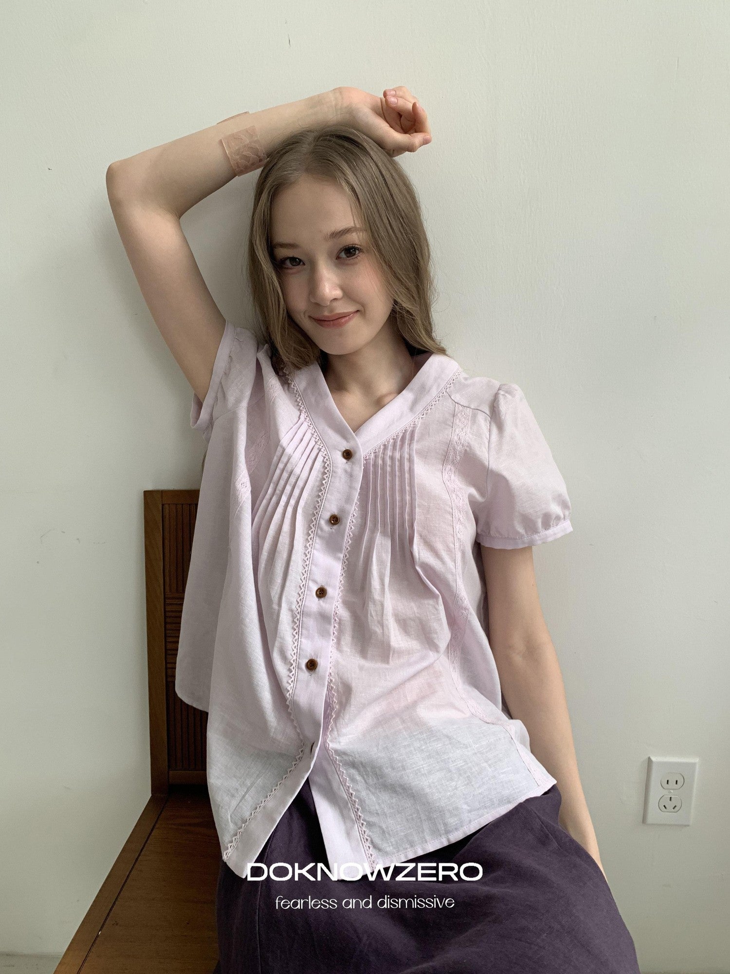DKZ OFFICIAL Purple Pleated Embroidered V-neck Women&