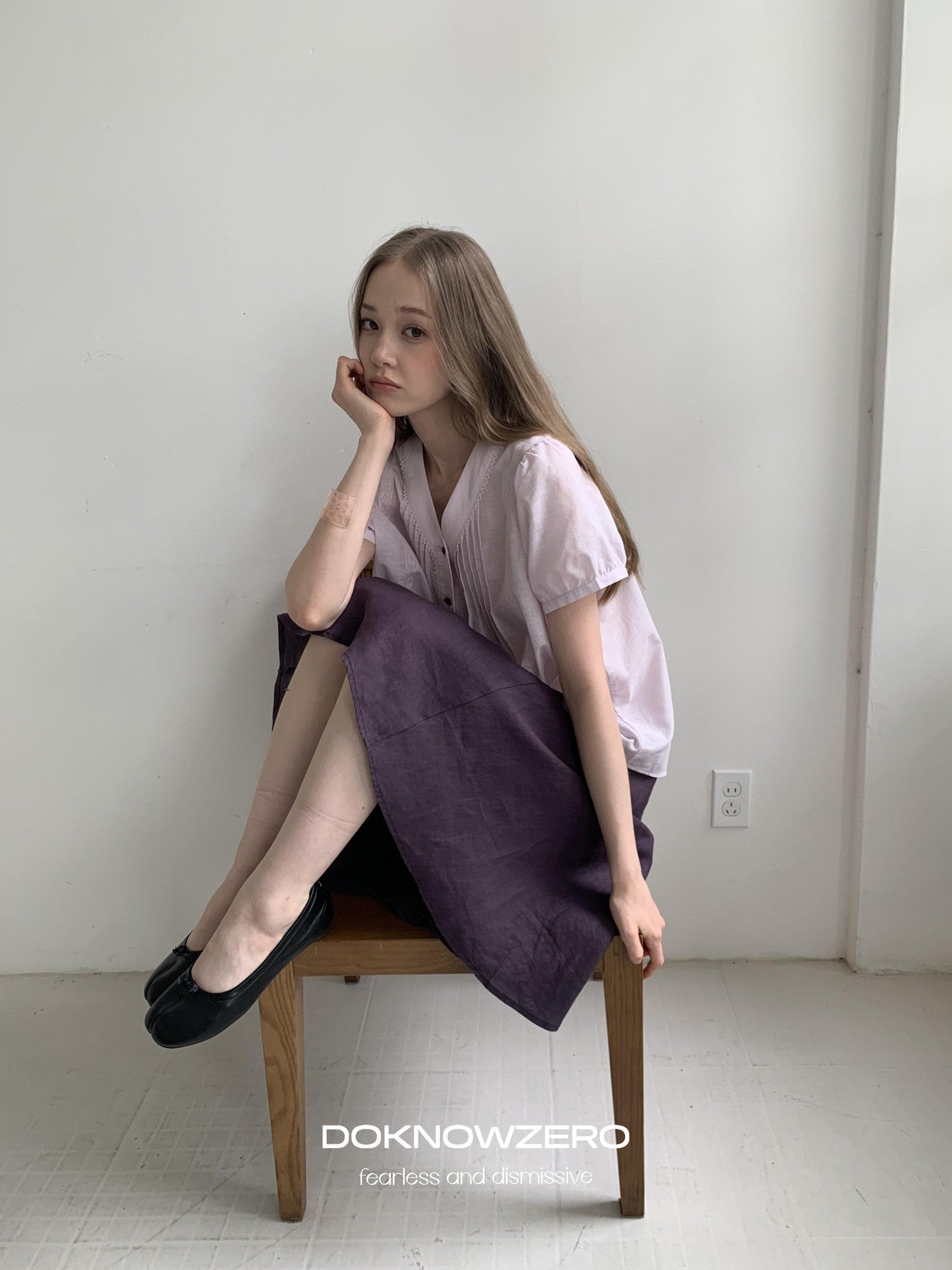 DKZ OFFICIAL Purple Pleated Embroidered V-neck Women&
