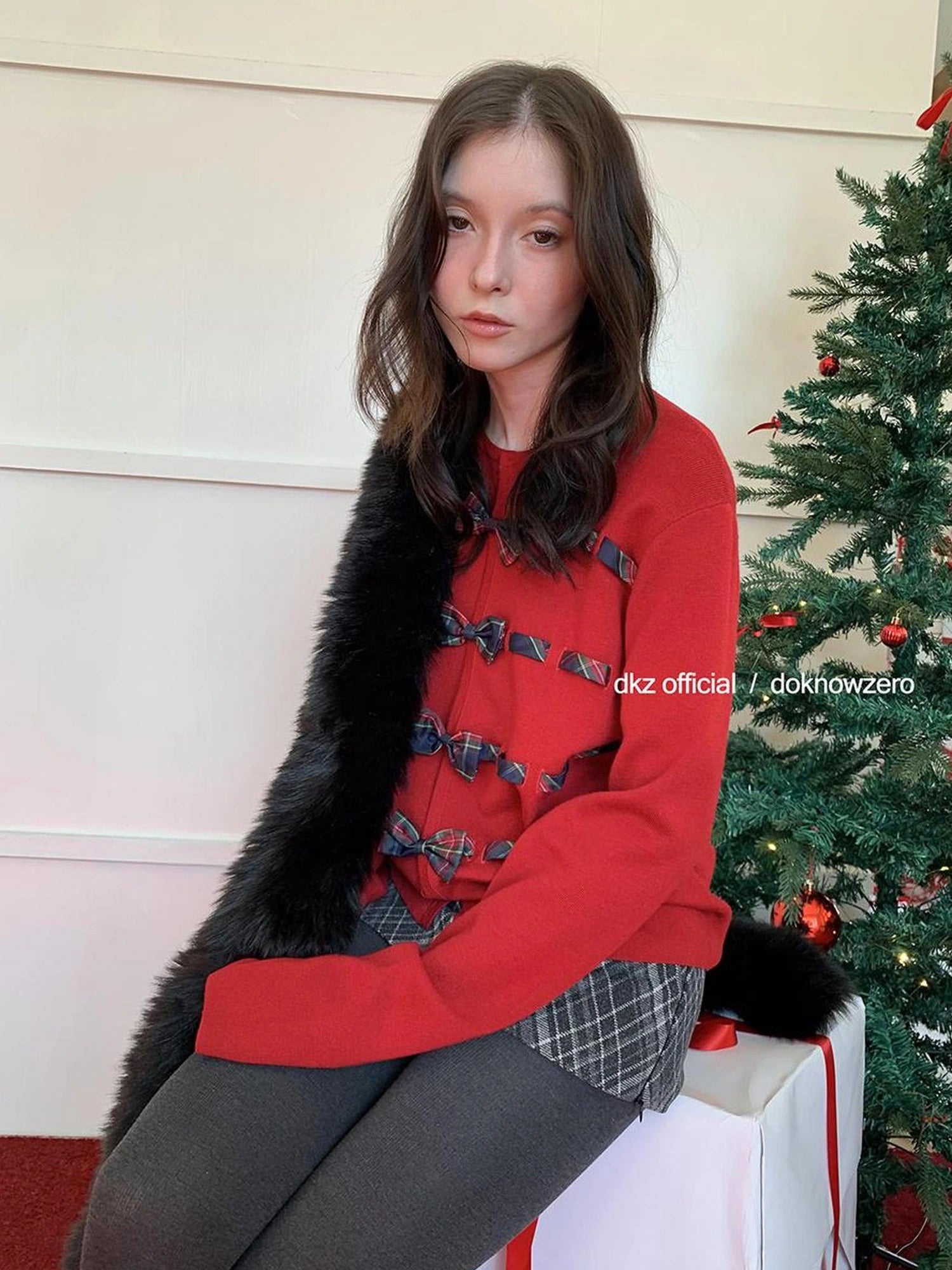 DKZ OFFICIAL Red Bow Tie Front Knit Cardigan
