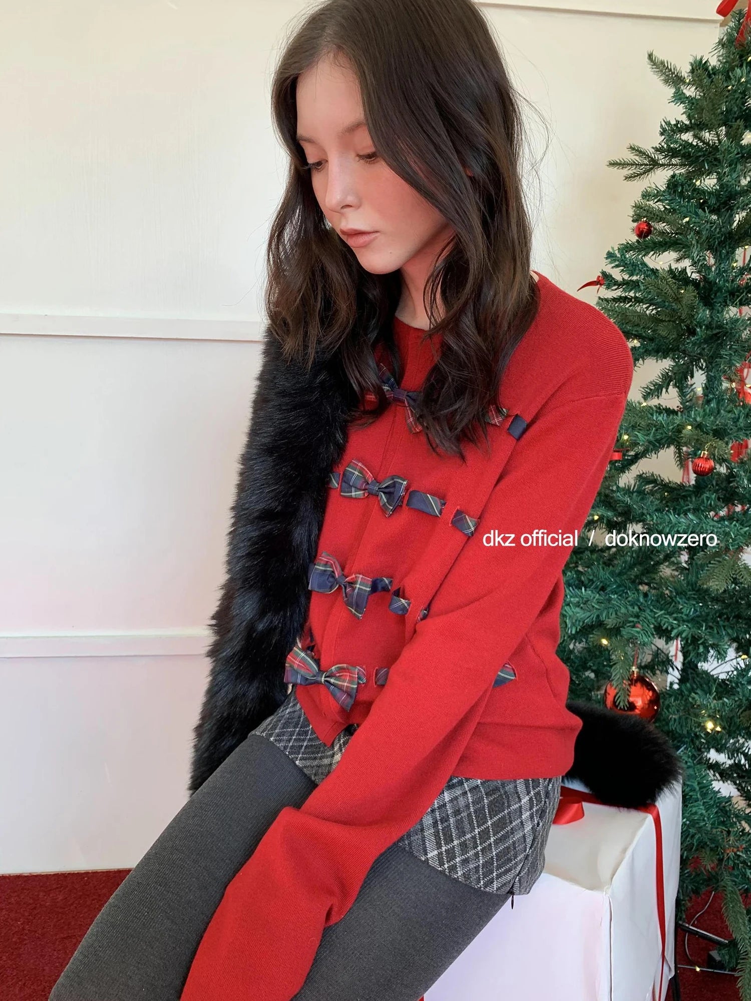 DKZ OFFICIAL Red Bow Tie Front Knit Cardigan