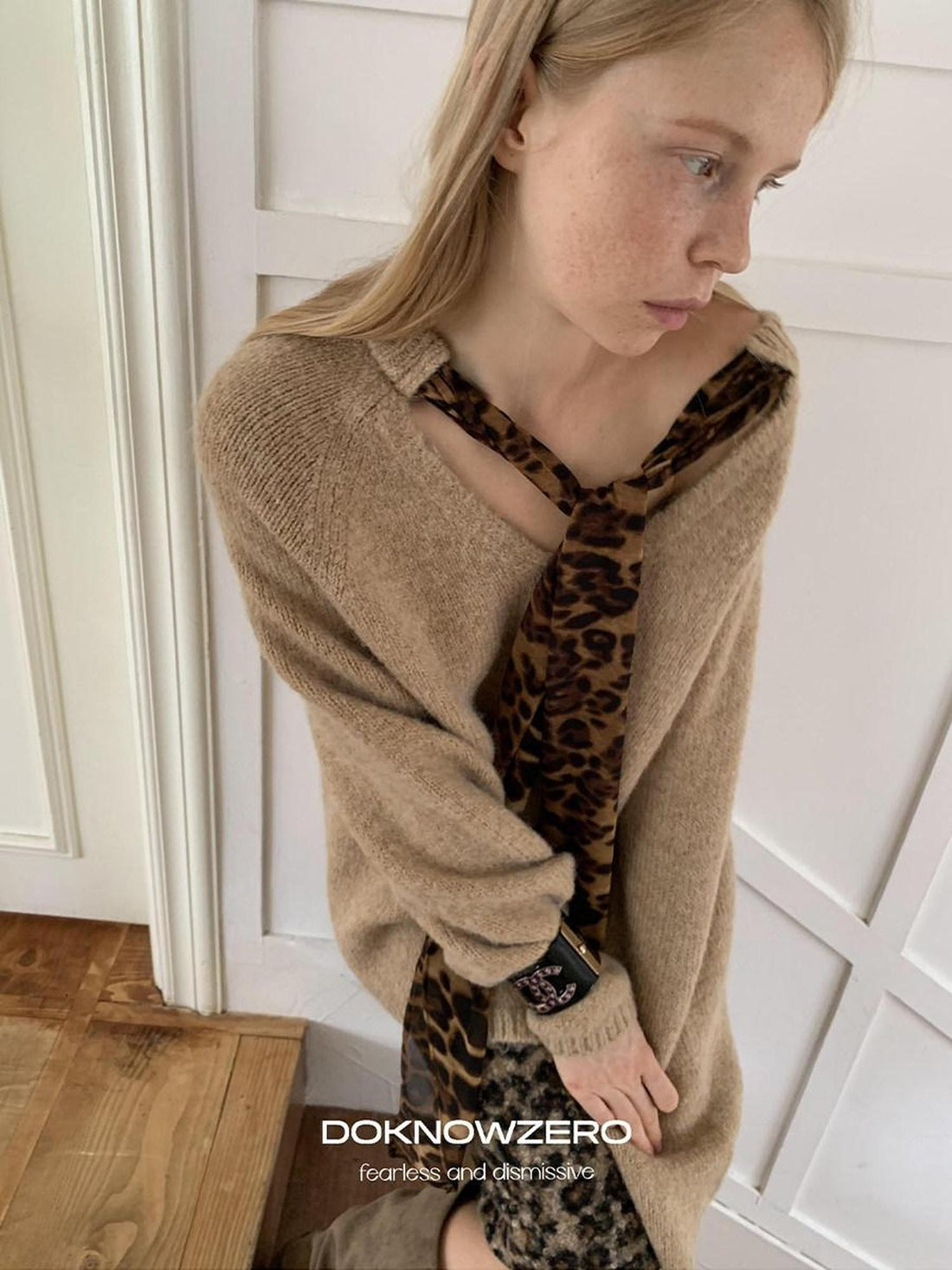 DKZ OFFICIAL Relaxed Retro Leopard Print Ribbon Tie V-neck Women&