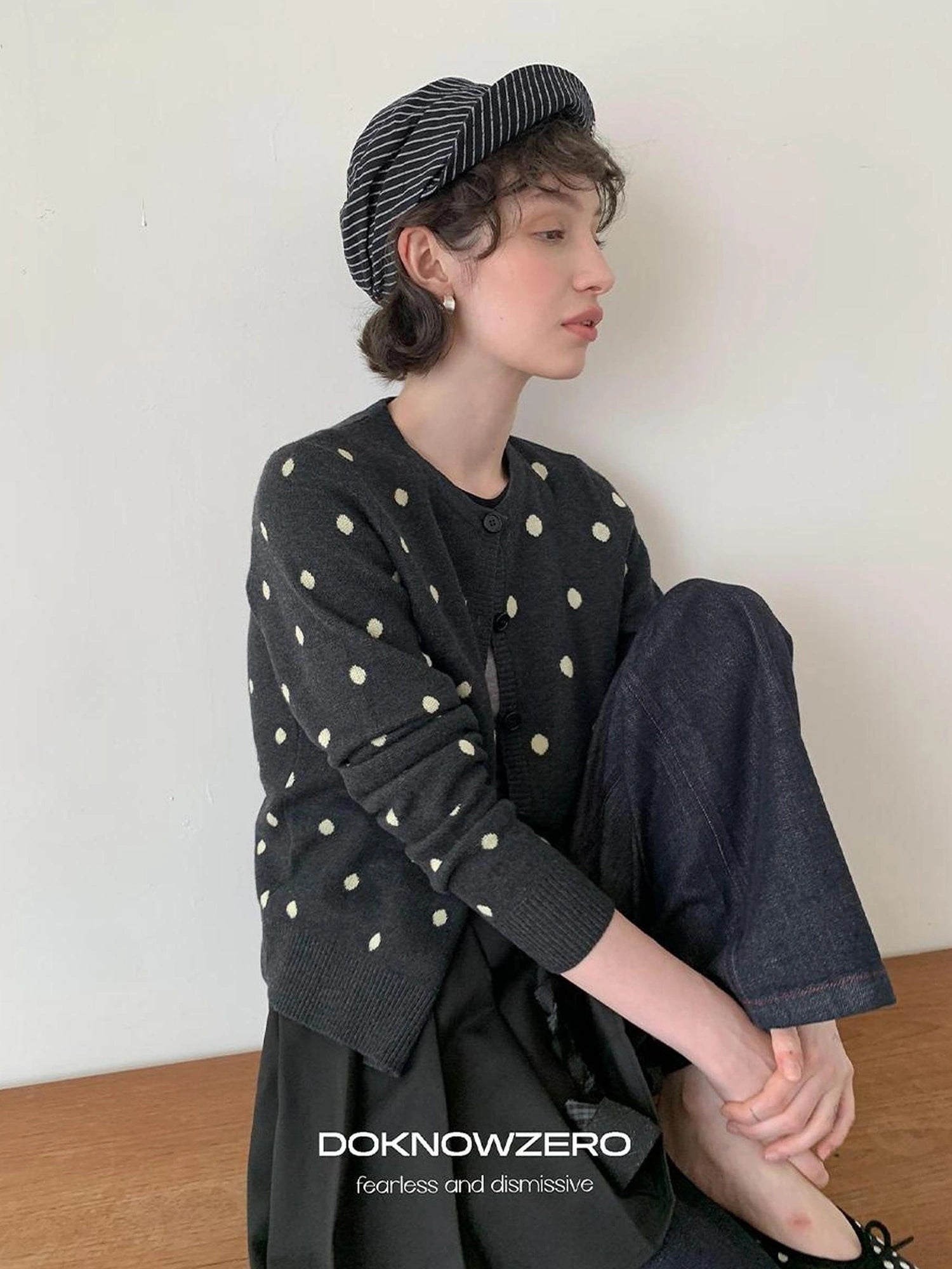 DKZ OFFICIAL Retro Gray Polka Dot Knit Cardigan