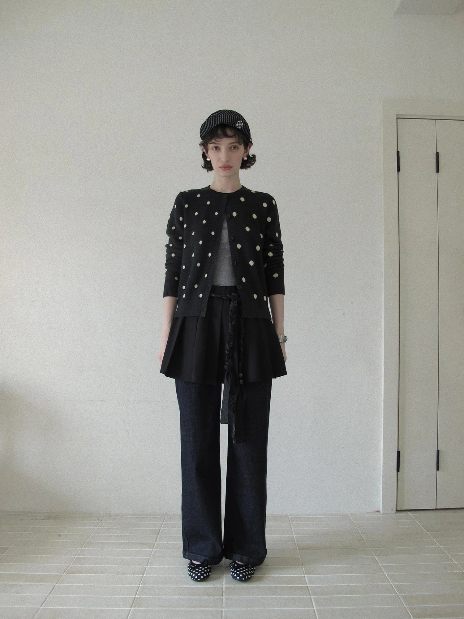DKZ OFFICIAL Retro Gray Polka Dot Knit Cardigan