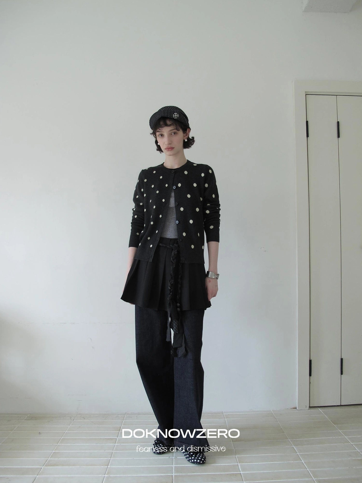 DKZ OFFICIAL Retro Gray Polka Dot Knit Cardigan
