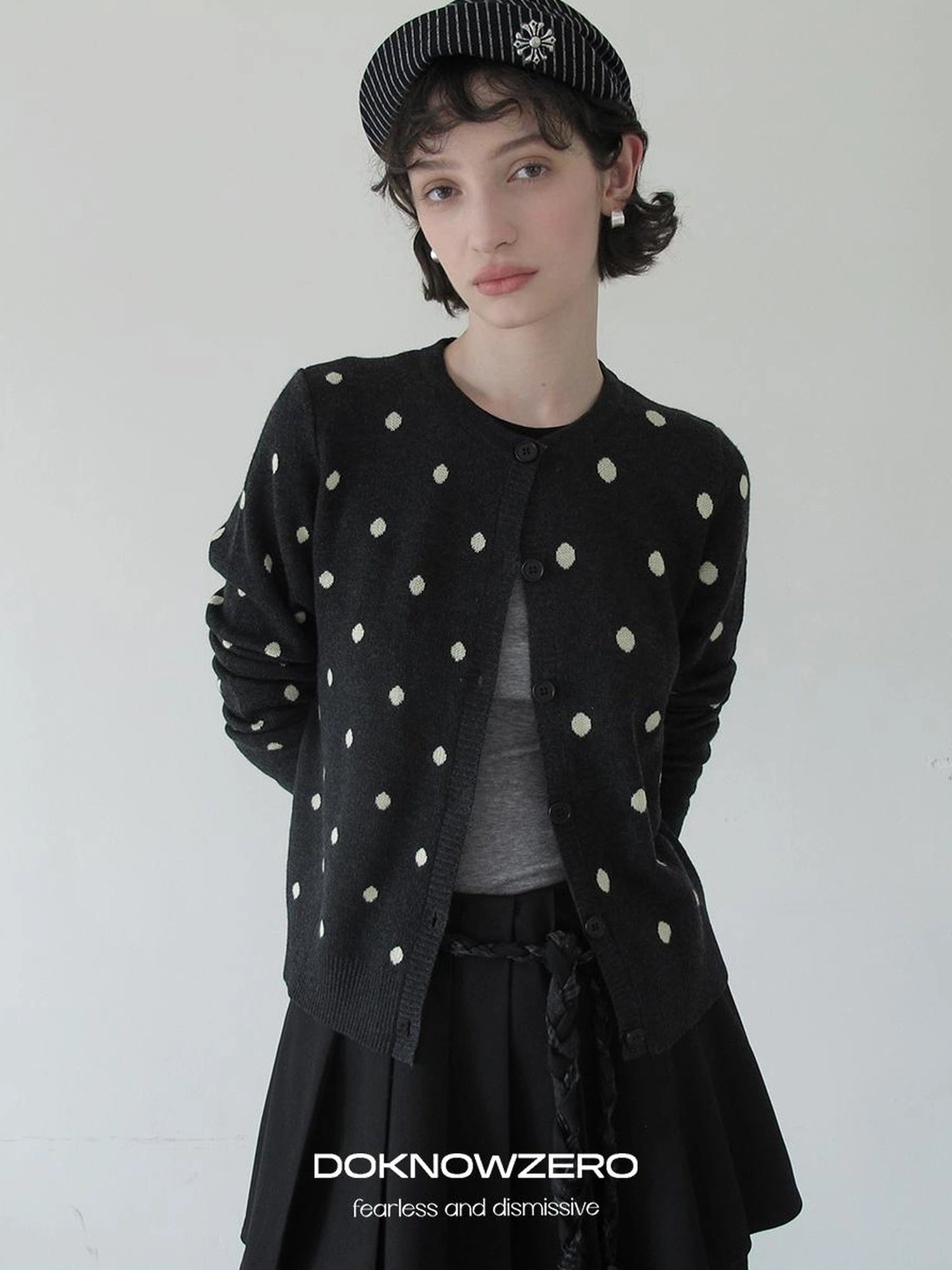DKZ OFFICIAL Retro Gray Polka Dot Knit Cardigan